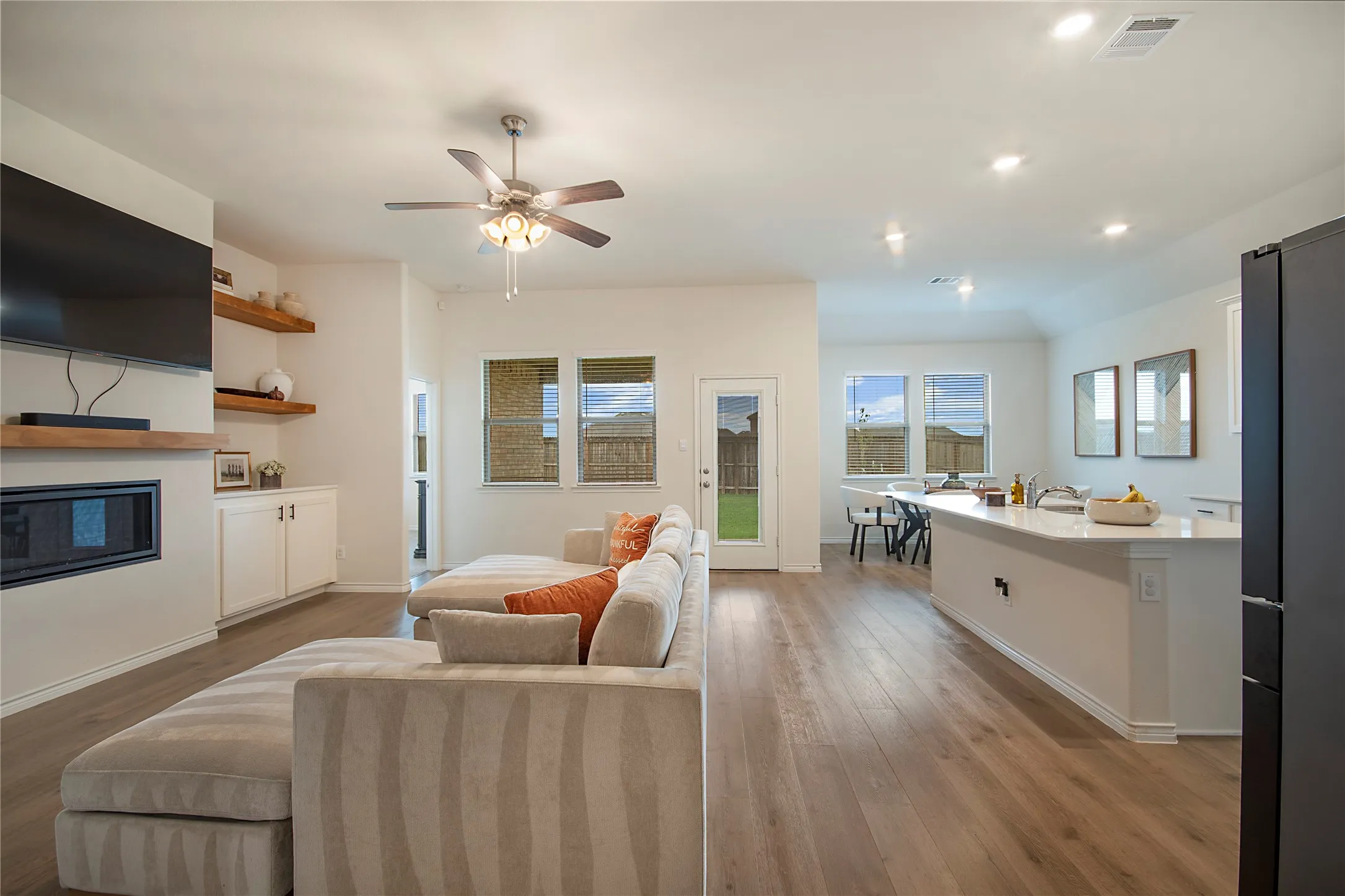 Single Family Residence For Sale in Denton County , 3102 Moccasin Lane, Aubrey, Texas 76227, 4 Bedroom, 2 Bathroom, 2 Garage spaces, 1,850 Sqft, built in 2023, mls#21406447, Real Estate Agent in Aubrey, Homes For Sale in Denton county, Homes For Sale in Aubrey, Realtor in Aubrey Texas, Real Estate Brokerage Independent Realty Texas, Luminita Cordes Realtor