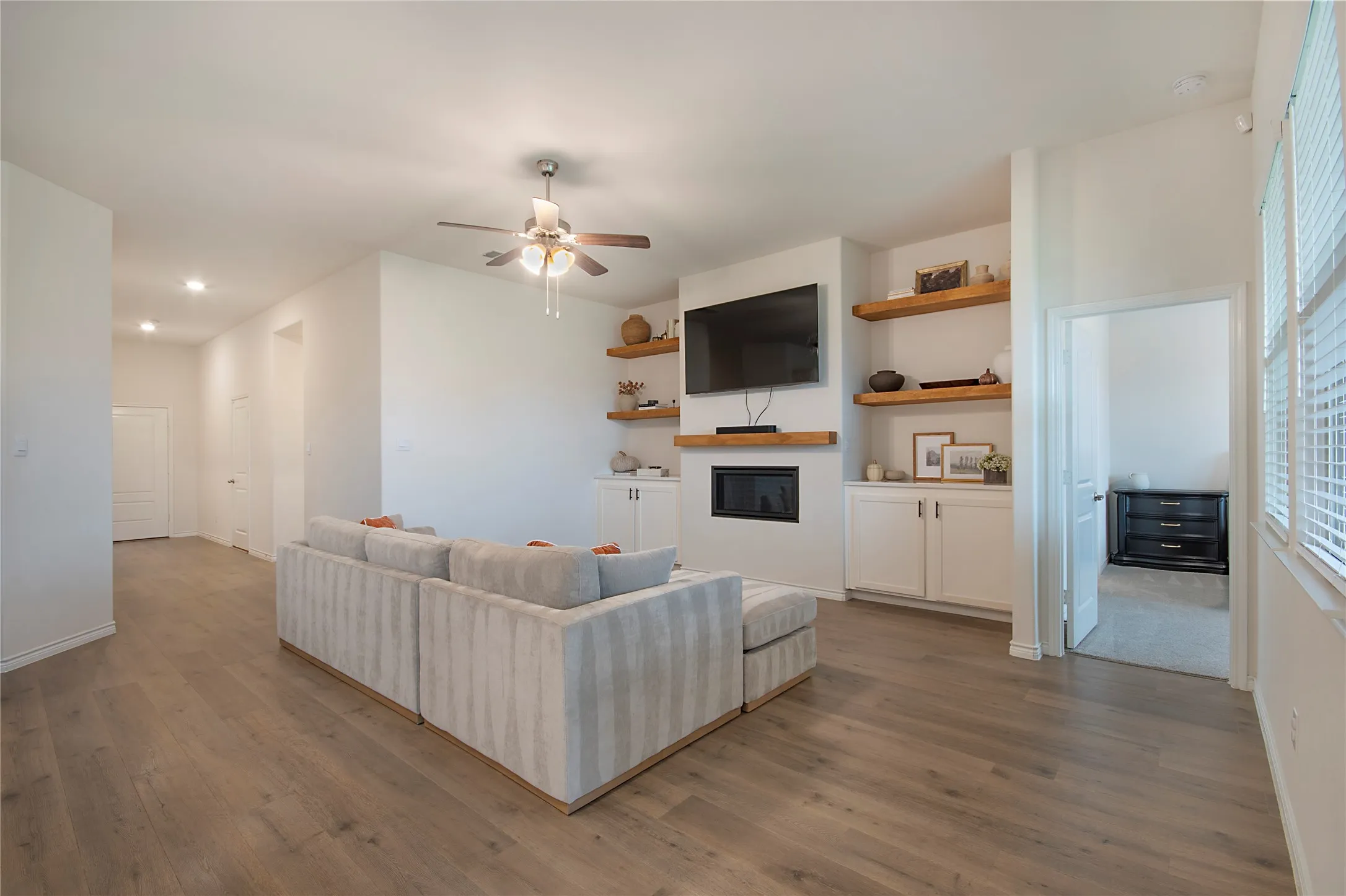 Single Family Residence For Sale in Denton County , 3102 Moccasin Lane, Aubrey, Texas 76227, 4 Bedroom, 2 Bathroom, 2 Garage spaces, 1,850 Sqft, built in 2023, mls#21406447, Real Estate Agent in Aubrey, Homes For Sale in Denton county, Homes For Sale in Aubrey, Realtor in Aubrey Texas, Real Estate Brokerage Independent Realty Texas, Luminita Cordes Realtor