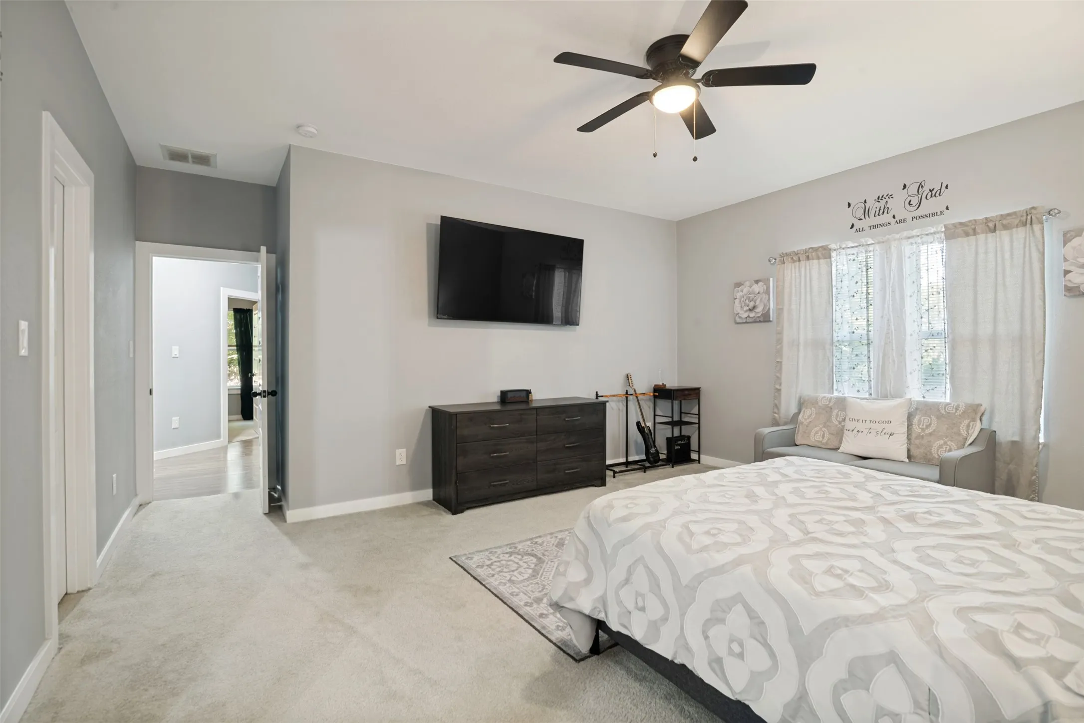 Single Family Residence For Sale in Kaufman County , 700 E Hickory Street, Kaufman, Texas 75142, 4 Bedroom, 2 Bathroom, 2 Garage spaces, 1,600 Sqft, built in 2023, mls#21406750, Real Estate Agent in Kaufman, Homes For Sale in Kaufman county, Homes For Sale in Kaufman, Realtor in Kaufman Texas, Real Estate Brokerage Independent Realty Texas, Luminita Cordes Realtor