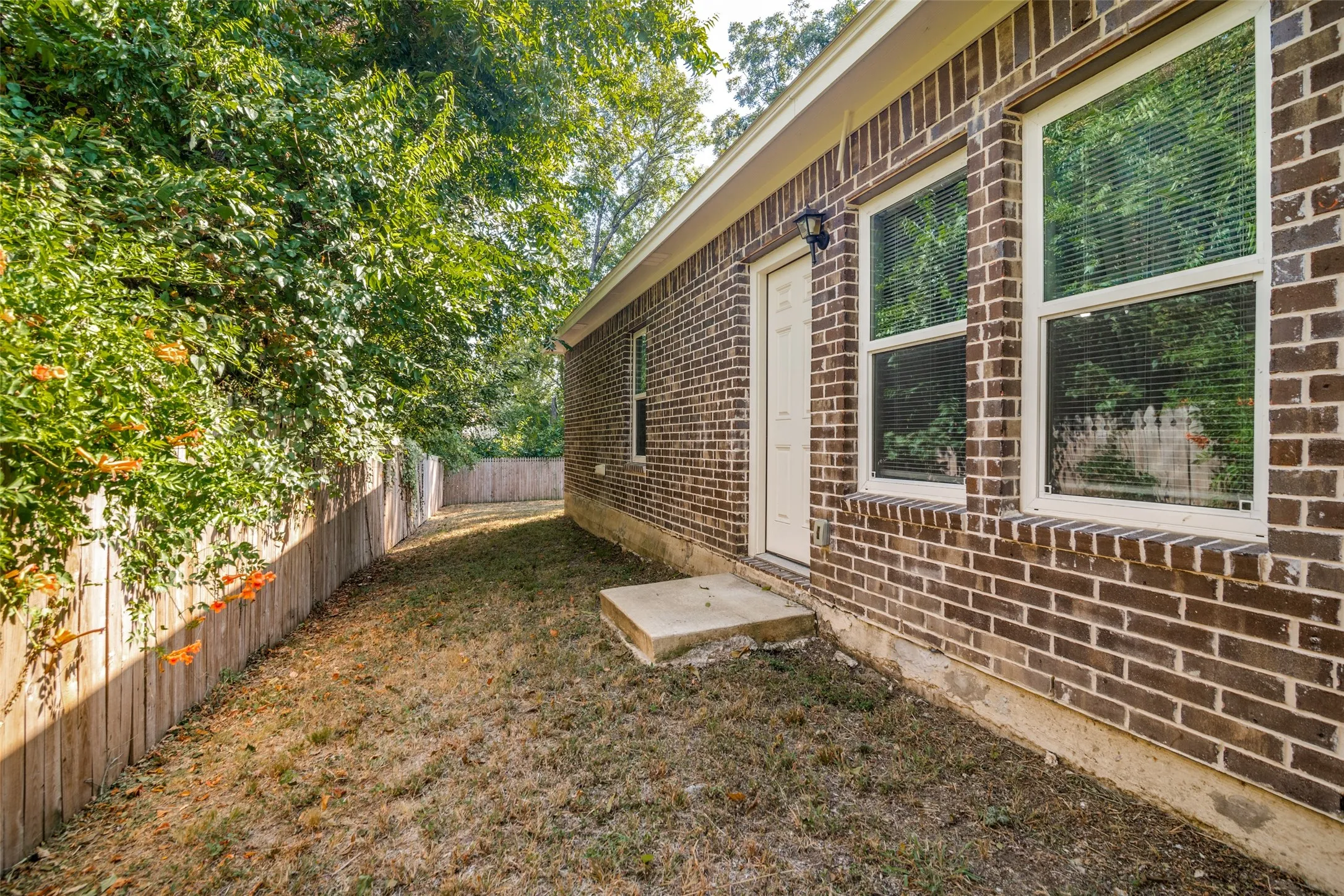 Single Family Residence For Sale in Kaufman County , 700 E Hickory Street, Kaufman, Texas 75142, 4 Bedroom, 2 Bathroom, 2 Garage spaces, 1,600 Sqft, built in 2023, mls#21406750, Real Estate Agent in Kaufman, Homes For Sale in Kaufman county, Homes For Sale in Kaufman, Realtor in Kaufman Texas, Real Estate Brokerage Independent Realty Texas, Luminita Cordes Realtor
