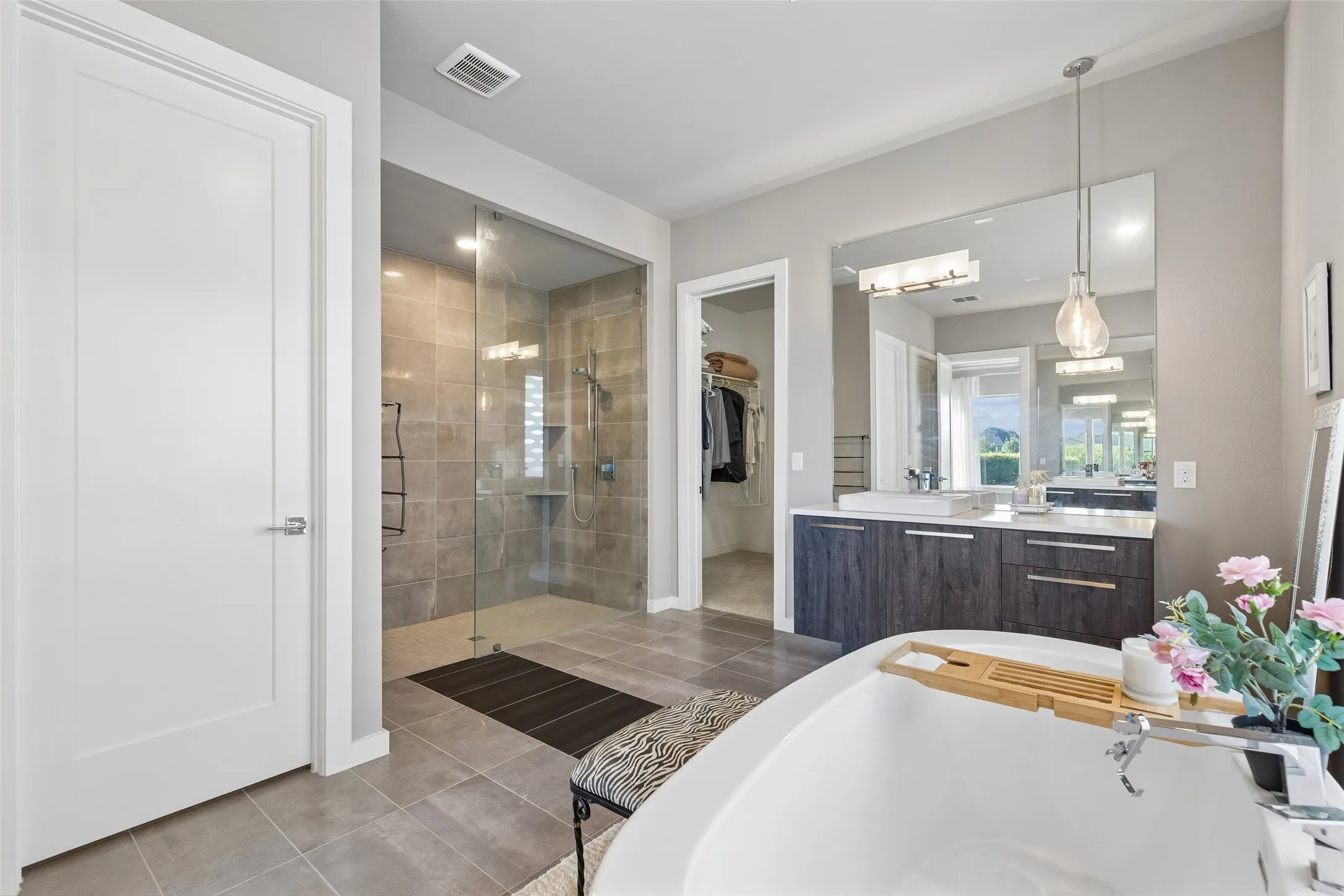 Single Family Residence For Sale in Denton County , 4151 Woodbine Lane, Prosper, Texas 75078, 4 Bedroom, 5 Bathroom, 3 Garage spaces, 4,083 Sqft, built in 2018, mls#21401458, Real Estate Agent in Prosper, Homes For Sale in Denton county, Homes For Sale in Prosper, Realtor in Prosper Texas, Real Estate Brokerage Independent Realty Texas, Luminita Cordes Realtor