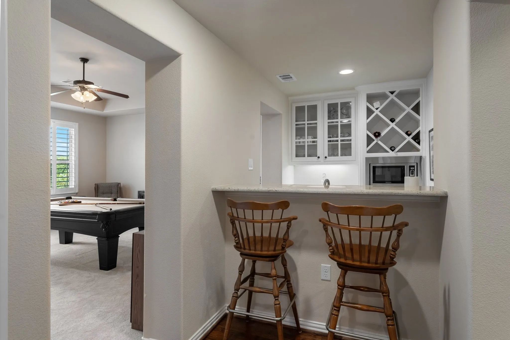 Single Family Residence For Sale in Dallas County , 5723 Waterview Drive, Irving, Texas 75039, 4 Bedroom, 5 Bathroom, 2 Garage spaces, 3,922 Sqft, built in 2012, mls#21404303, Real Estate Agent in Irving, Homes For Sale in Dallas county, Homes For Sale in Irving, Realtor in Irving Texas, Real Estate Brokerage Independent Realty Texas, Luminita Cordes Realtor
