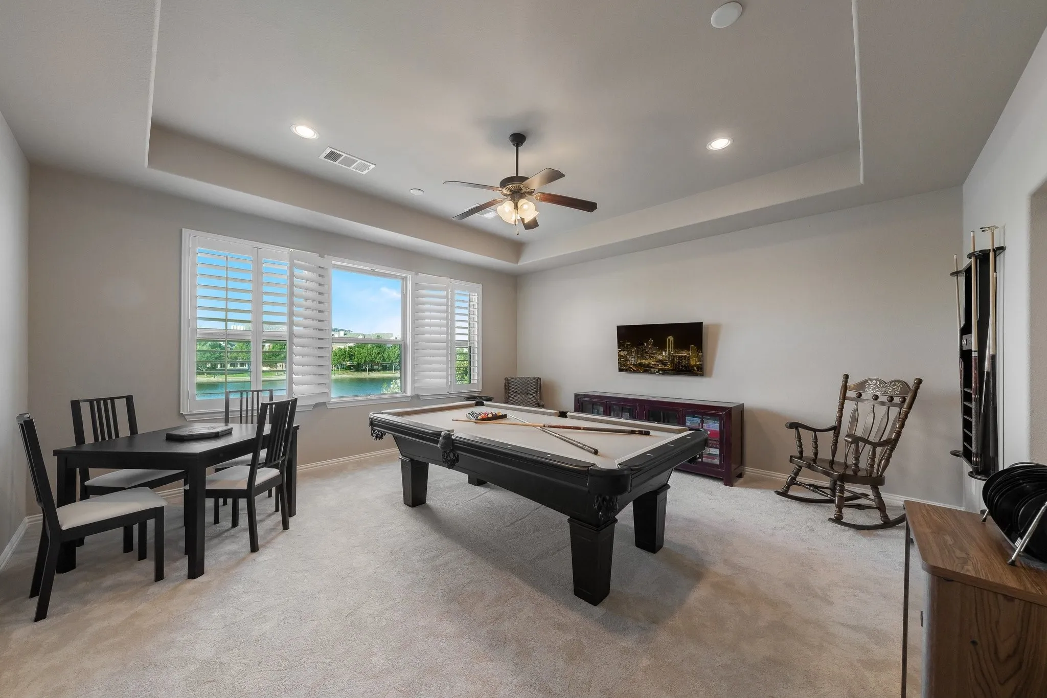 Single Family Residence For Sale in Dallas County , 5723 Waterview Drive, Irving, Texas 75039, 4 Bedroom, 5 Bathroom, 2 Garage spaces, 3,922 Sqft, built in 2012, mls#21404303, Real Estate Agent in Irving, Homes For Sale in Dallas county, Homes For Sale in Irving, Realtor in Irving Texas, Real Estate Brokerage Independent Realty Texas, Luminita Cordes Realtor