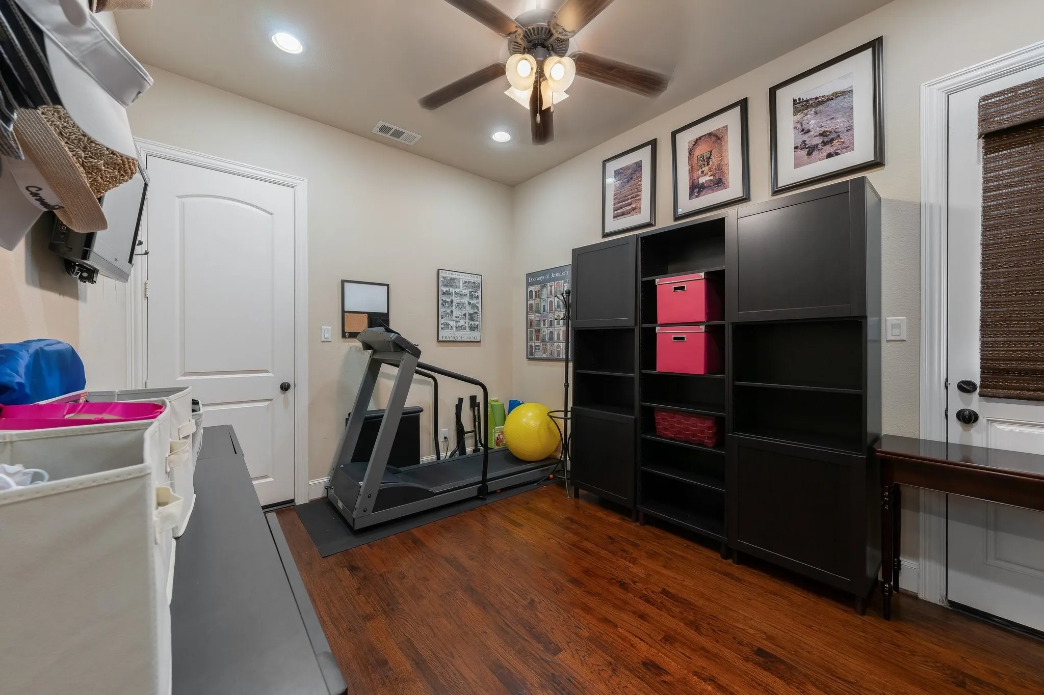 Single Family Residence For Sale in Dallas County , 5723 Waterview Drive, Irving, Texas 75039, 4 Bedroom, 5 Bathroom, 2 Garage spaces, 3,922 Sqft, built in 2012, mls#21404303, Real Estate Agent in Irving, Homes For Sale in Dallas county, Homes For Sale in Irving, Realtor in Irving Texas, Real Estate Brokerage Independent Realty Texas, Luminita Cordes Realtor