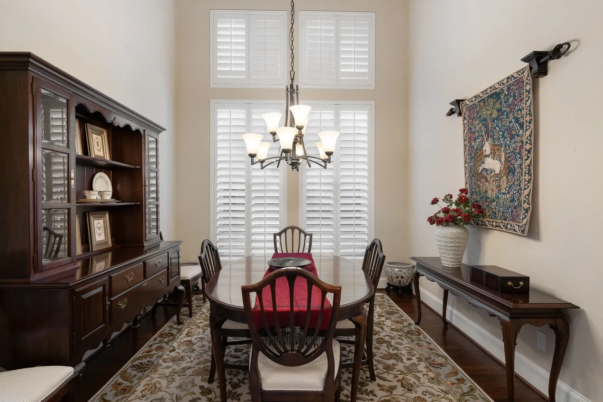Single Family Residence For Sale in Dallas County , 5723 Waterview Drive, Irving, Texas 75039, 4 Bedroom, 5 Bathroom, 2 Garage spaces, 3,922 Sqft, built in 2012, mls#21404303, Real Estate Agent in Irving, Homes For Sale in Dallas county, Homes For Sale in Irving, Realtor in Irving Texas, Real Estate Brokerage Independent Realty Texas, Luminita Cordes Realtor