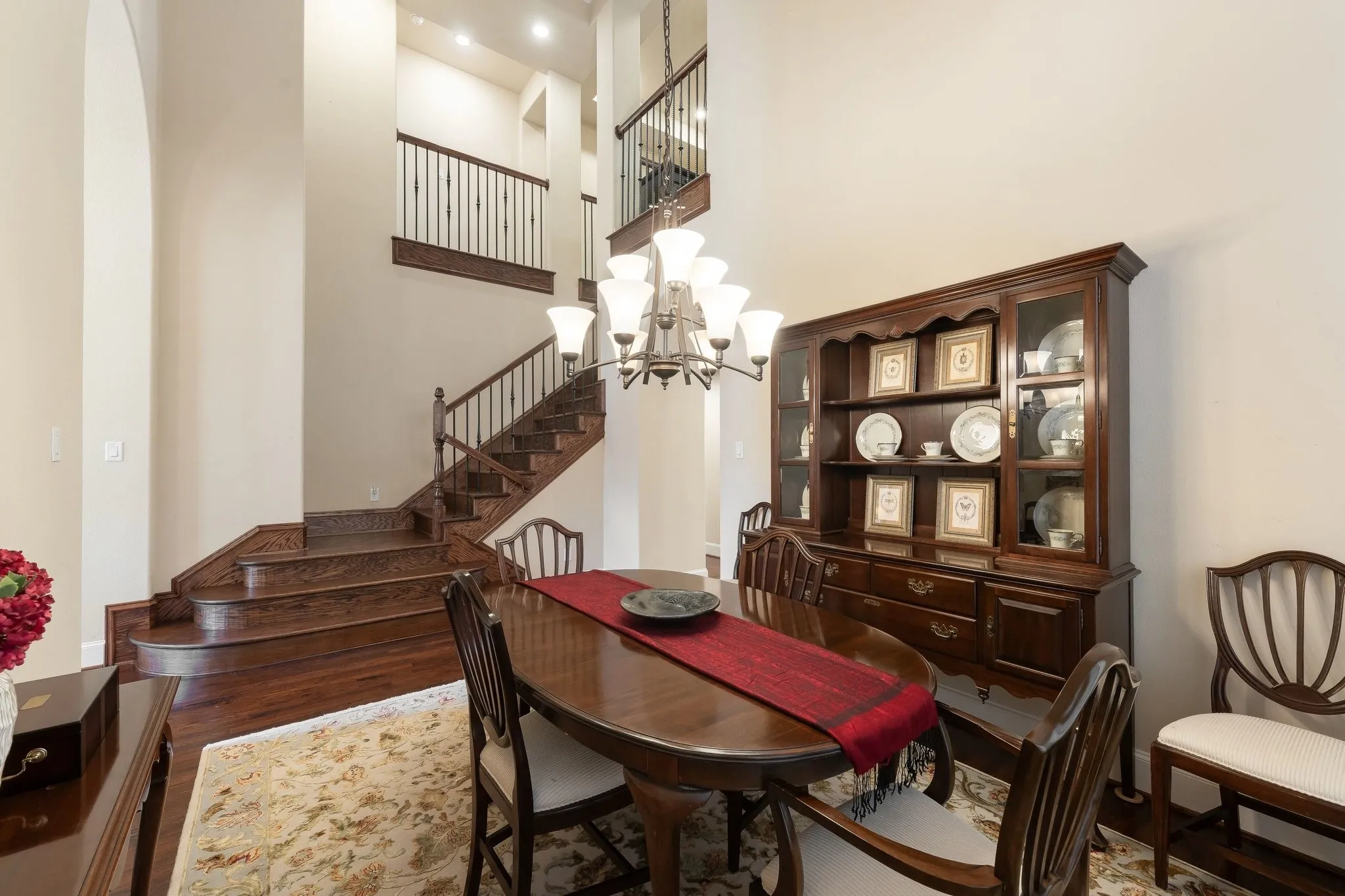 Single Family Residence For Sale in Dallas County , 5723 Waterview Drive, Irving, Texas 75039, 4 Bedroom, 5 Bathroom, 2 Garage spaces, 3,922 Sqft, built in 2012, mls#21404303, Real Estate Agent in Irving, Homes For Sale in Dallas county, Homes For Sale in Irving, Realtor in Irving Texas, Real Estate Brokerage Independent Realty Texas, Luminita Cordes Realtor