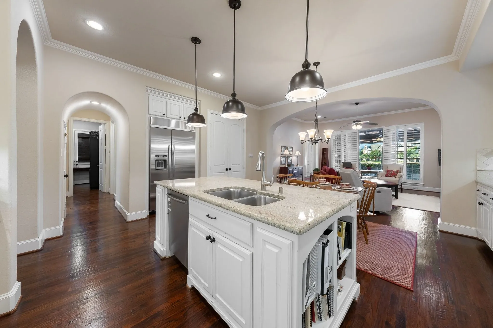 Single Family Residence For Sale in Dallas County , 5723 Waterview Drive, Irving, Texas 75039, 4 Bedroom, 5 Bathroom, 2 Garage spaces, 3,922 Sqft, built in 2012, mls#21404303, Real Estate Agent in Irving, Homes For Sale in Dallas county, Homes For Sale in Irving, Realtor in Irving Texas, Real Estate Brokerage Independent Realty Texas, Luminita Cordes Realtor