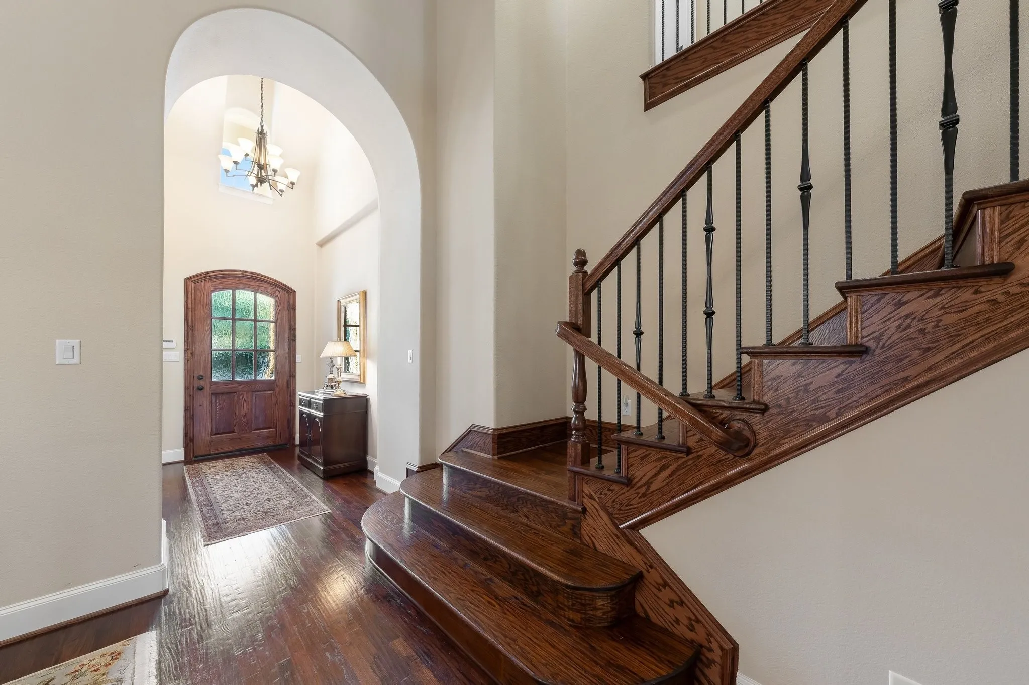 Single Family Residence For Sale in Dallas County , 5723 Waterview Drive, Irving, Texas 75039, 4 Bedroom, 5 Bathroom, 2 Garage spaces, 3,922 Sqft, built in 2012, mls#21404303, Real Estate Agent in Irving, Homes For Sale in Dallas county, Homes For Sale in Irving, Realtor in Irving Texas, Real Estate Brokerage Independent Realty Texas, Luminita Cordes Realtor