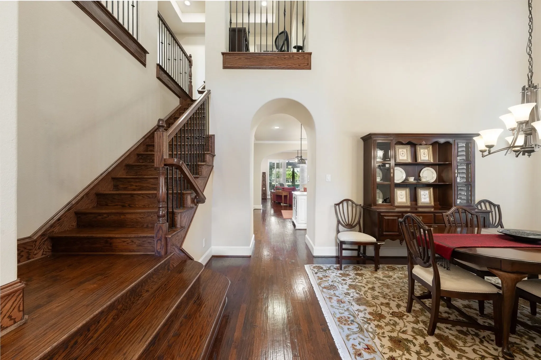 Single Family Residence For Sale in Dallas County , 5723 Waterview Drive, Irving, Texas 75039, 4 Bedroom, 5 Bathroom, 2 Garage spaces, 3,922 Sqft, built in 2012, mls#21404303, Real Estate Agent in Irving, Homes For Sale in Dallas county, Homes For Sale in Irving, Realtor in Irving Texas, Real Estate Brokerage Independent Realty Texas, Luminita Cordes Realtor