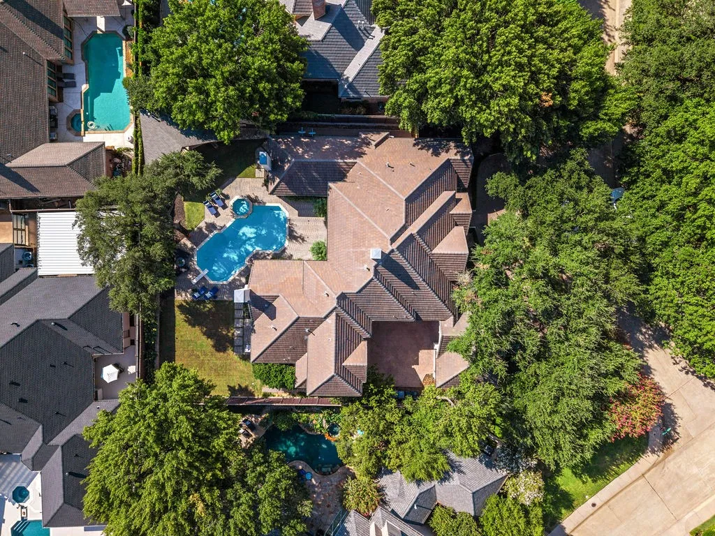 Single Family Residence For Sale in Collin County , 17632 Harbord Oaks Circle, Dallas, Texas 75252, 5 Bedroom, 5 Bathroom, 3 Garage spaces, 5,635 Sqft, built in 1988, mls#21394825, Real Estate Agent in Dallas, Homes For Sale in Collin county, Homes For Sale in Dallas, Realtor in Dallas Texas, Real Estate Brokerage Independent Realty Texas, Luminita Cordes Realtor