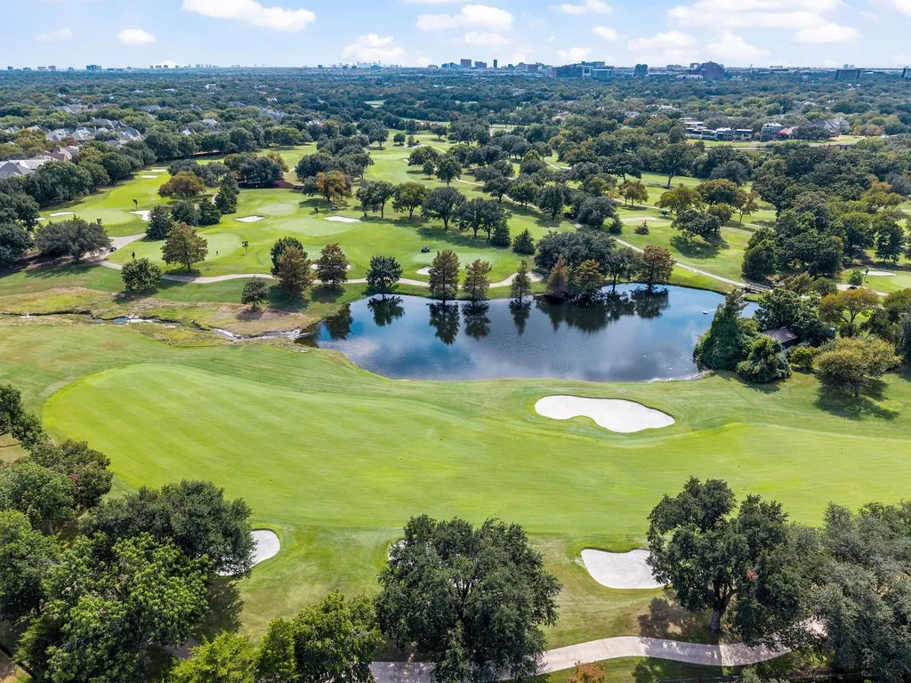 Single Family Residence For Sale in Collin County , 17632 Harbord Oaks Circle, Dallas, Texas 75252, 5 Bedroom, 5 Bathroom, 3 Garage spaces, 5,635 Sqft, built in 1988, mls#21394825, Real Estate Agent in Dallas, Homes For Sale in Collin county, Homes For Sale in Dallas, Realtor in Dallas Texas, Real Estate Brokerage Independent Realty Texas, Luminita Cordes Realtor