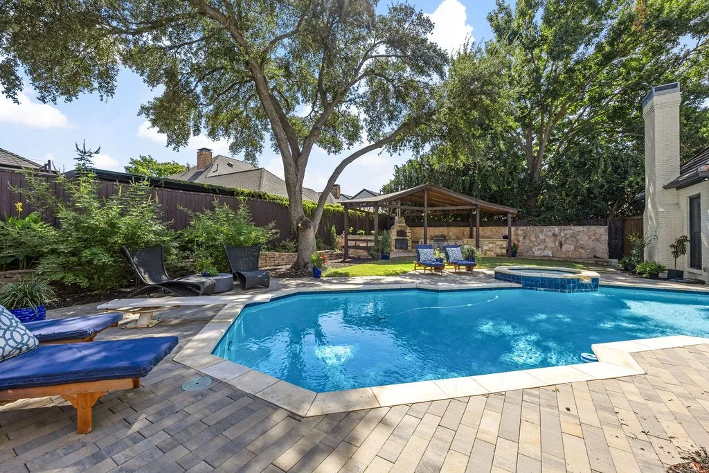 Single Family Residence For Sale in Collin County , 17632 Harbord Oaks Circle, Dallas, Texas 75252, 5 Bedroom, 5 Bathroom, 3 Garage spaces, 5,635 Sqft, built in 1988, mls#21394825, Real Estate Agent in Dallas, Homes For Sale in Collin county, Homes For Sale in Dallas, Realtor in Dallas Texas, Real Estate Brokerage Independent Realty Texas, Luminita Cordes Realtor