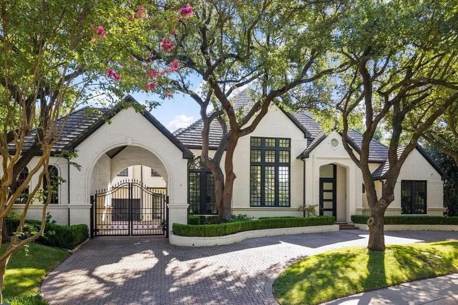 Single Family Residence For Sale in Collin County , 17632 Harbord Oaks Circle, Dallas, Texas 75252, 5 Bedroom, 5 Bathroom, 3 Garage spaces, 5,635 Sqft, built in 1988, mls#21394825, Real Estate Agent in Dallas, Homes For Sale in Collin county, Homes For Sale in Dallas, Realtor in Dallas Texas, Real Estate Brokerage Independent Realty Texas, Luminita Cordes Realtor