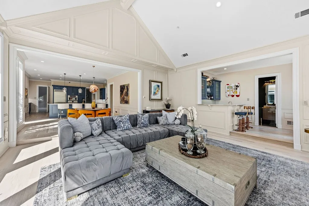Single Family Residence For Sale in Collin County , 17632 Harbord Oaks Circle, Dallas, Texas 75252, 5 Bedroom, 5 Bathroom, 3 Garage spaces, 5,635 Sqft, built in 1988, mls#21394825, Real Estate Agent in Dallas, Homes For Sale in Collin county, Homes For Sale in Dallas, Realtor in Dallas Texas, Real Estate Brokerage Independent Realty Texas, Luminita Cordes Realtor