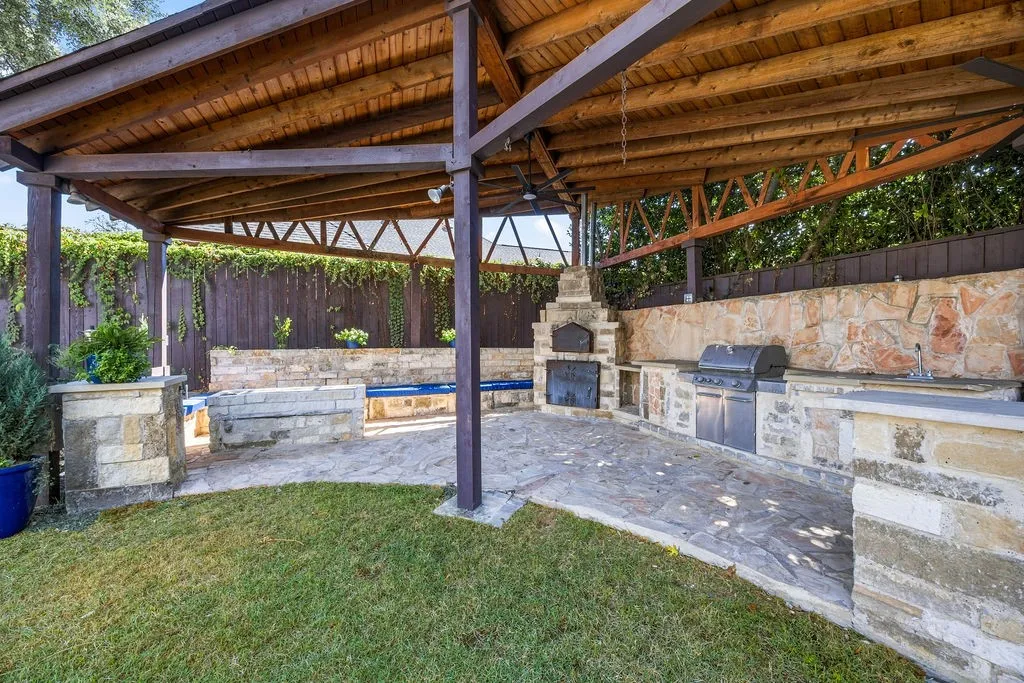 Single Family Residence For Sale in Collin County , 17632 Harbord Oaks Circle, Dallas, Texas 75252, 5 Bedroom, 5 Bathroom, 3 Garage spaces, 5,635 Sqft, built in 1988, mls#21394825, Real Estate Agent in Dallas, Homes For Sale in Collin county, Homes For Sale in Dallas, Realtor in Dallas Texas, Real Estate Brokerage Independent Realty Texas, Luminita Cordes Realtor