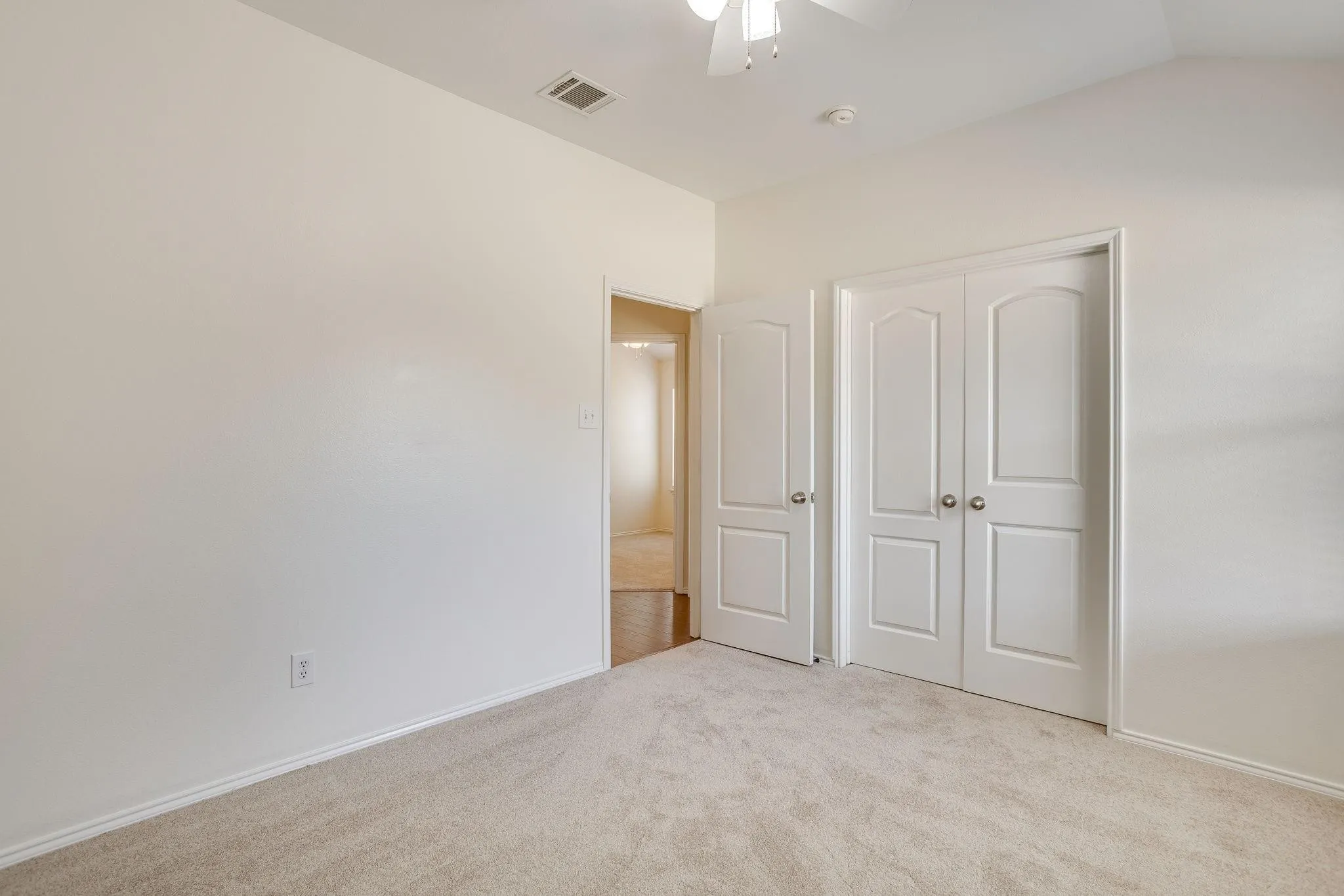Single Family Residence For Rent in Tarrant County , 6220 Granite Creek Drive, Fort Worth, Texas 76179, 4 Bedroom, 2 Bathroom, 2 Garage spaces, 2,096 Sqft, built in 2008, mls#21406752, Real Estate Agent in Fort Worth, Homes For Rent in Tarrant county, Homes For Rent in Fort Worth, Realtor in Fort Worth Texas, Real Estate Brokerage Independent Realty Texas, Luminita Cordes Realtor