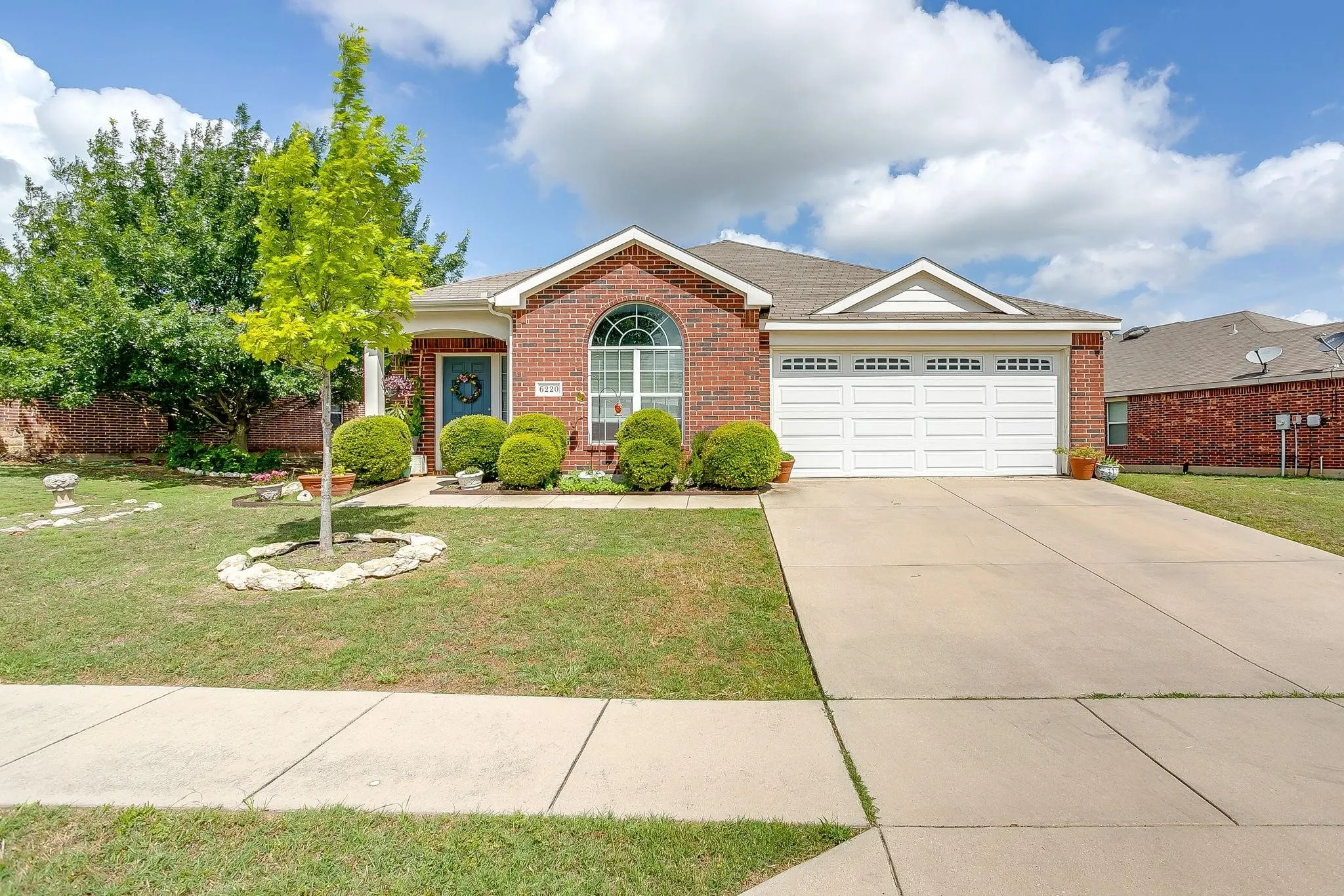 Single Family Residence For Rent