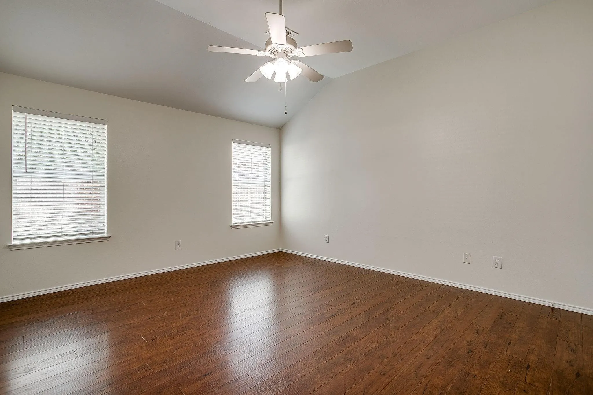 Single Family Residence For Rent in Tarrant County , 6220 Granite Creek Drive, Fort Worth, Texas 76179, 4 Bedroom, 2 Bathroom, 2 Garage spaces, 2,096 Sqft, built in 2008, mls#21406752, Real Estate Agent in Fort Worth, Homes For Rent in Tarrant county, Homes For Rent in Fort Worth, Realtor in Fort Worth Texas, Real Estate Brokerage Independent Realty Texas, Luminita Cordes Realtor