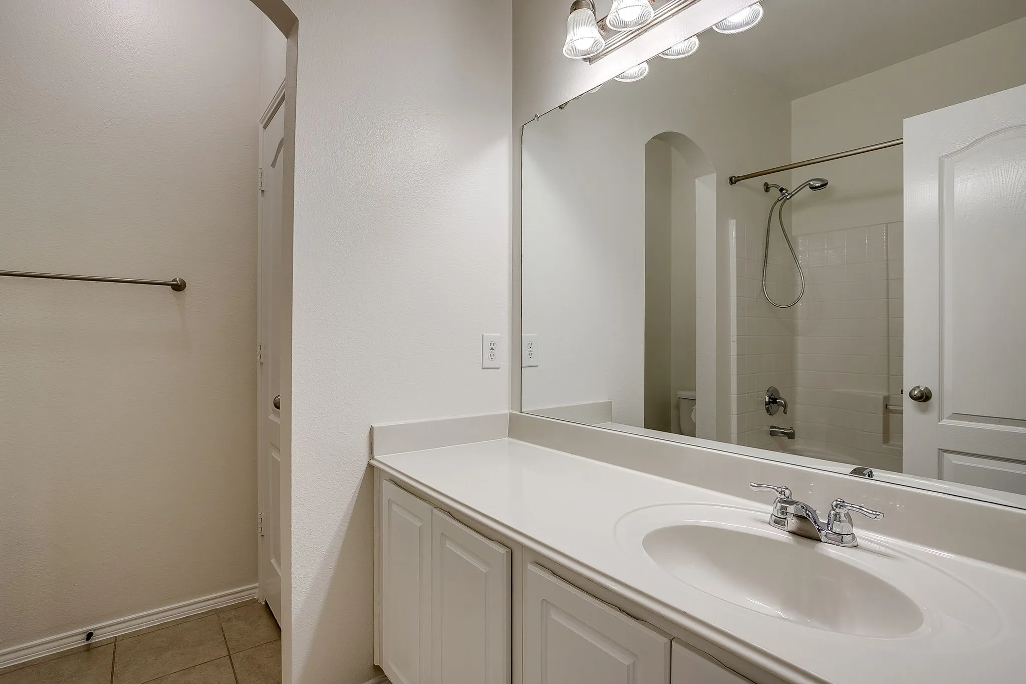 Single Family Residence For Rent in Tarrant County , 6220 Granite Creek Drive, Fort Worth, Texas 76179, 4 Bedroom, 2 Bathroom, 2 Garage spaces, 2,096 Sqft, built in 2008, mls#21406752, Real Estate Agent in Fort Worth, Homes For Rent in Tarrant county, Homes For Rent in Fort Worth, Realtor in Fort Worth Texas, Real Estate Brokerage Independent Realty Texas, Luminita Cordes Realtor