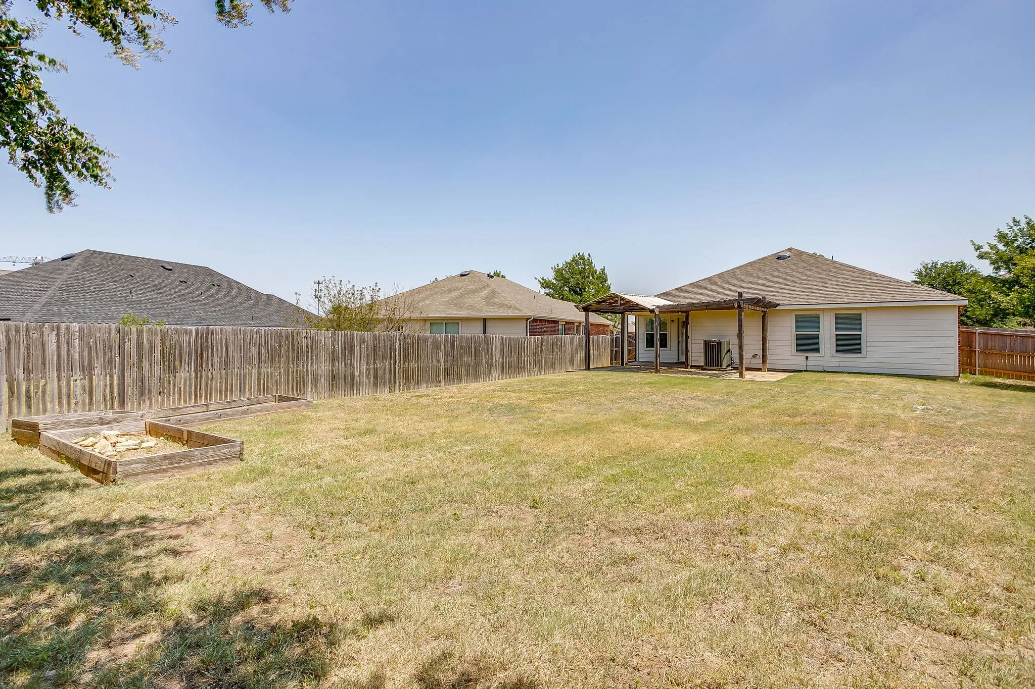 Single Family Residence For Rent in Tarrant County , 6220 Granite Creek Drive, Fort Worth, Texas 76179, 4 Bedroom, 2 Bathroom, 2 Garage spaces, 2,096 Sqft, built in 2008, mls#21406752, Real Estate Agent in Fort Worth, Homes For Rent in Tarrant county, Homes For Rent in Fort Worth, Realtor in Fort Worth Texas, Real Estate Brokerage Independent Realty Texas, Luminita Cordes Realtor