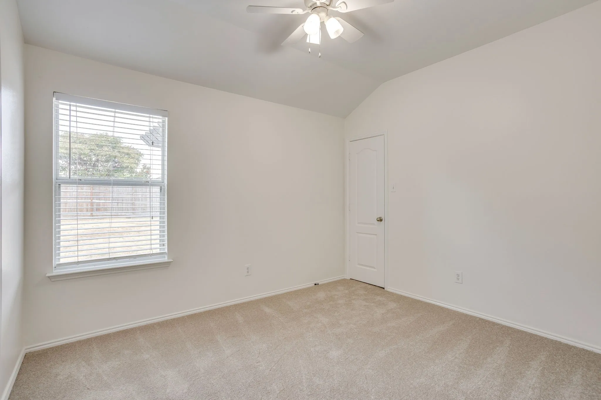 Single Family Residence For Rent in Tarrant County , 6220 Granite Creek Drive, Fort Worth, Texas 76179, 4 Bedroom, 2 Bathroom, 2 Garage spaces, 2,096 Sqft, built in 2008, mls#21406752, Real Estate Agent in Fort Worth, Homes For Rent in Tarrant county, Homes For Rent in Fort Worth, Realtor in Fort Worth Texas, Real Estate Brokerage Independent Realty Texas, Luminita Cordes Realtor