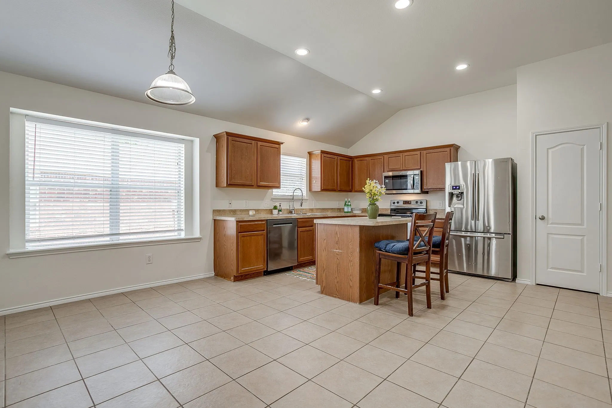 Single Family Residence For Rent in Tarrant County , 6220 Granite Creek Drive, Fort Worth, Texas 76179, 4 Bedroom, 2 Bathroom, 2 Garage spaces, 2,096 Sqft, built in 2008, mls#21406752, Real Estate Agent in Fort Worth, Homes For Rent in Tarrant county, Homes For Rent in Fort Worth, Realtor in Fort Worth Texas, Real Estate Brokerage Independent Realty Texas, Luminita Cordes Realtor