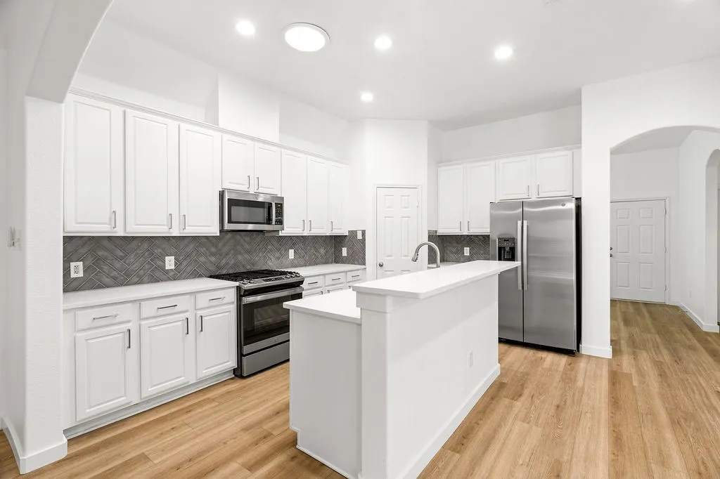 Single Family Residence For Rent in Collin County , 7577 Petersburgh Place, Frisco, Texas 75035, 3 Bedroom, 2 Bathroom, 2 Garage spaces, 1,956 Sqft, built in 2005, mls#21405766, Real Estate Agent in Frisco, Homes For Rent in Collin county, Homes For Rent in Frisco, Realtor in Frisco Texas, Real Estate Brokerage Independent Realty Texas, Luminita Cordes Realtor