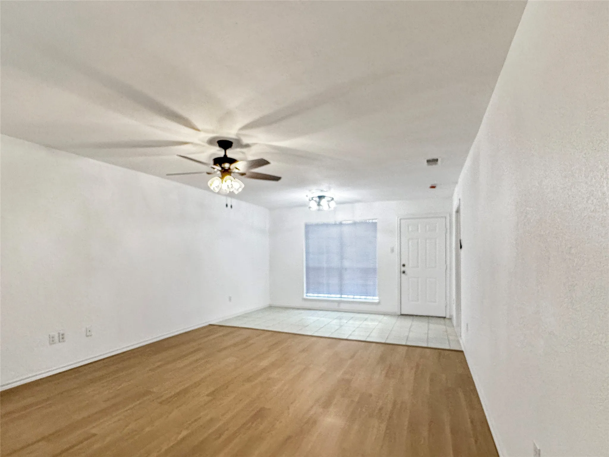 Single Family Residence For Sale in Dallas County , 2614 Macon Street, Dallas, Texas 75215, 3 Bedroom, 2 Bathroom, 1 Garage spaces, 1,275 Sqft, built in 2001, mls#21400278, Real Estate Agent in Dallas, Homes For Sale in Dallas county, Homes For Sale in Dallas, Realtor in Dallas Texas, Real Estate Brokerage Independent Realty Texas, Luminita Cordes Realtor