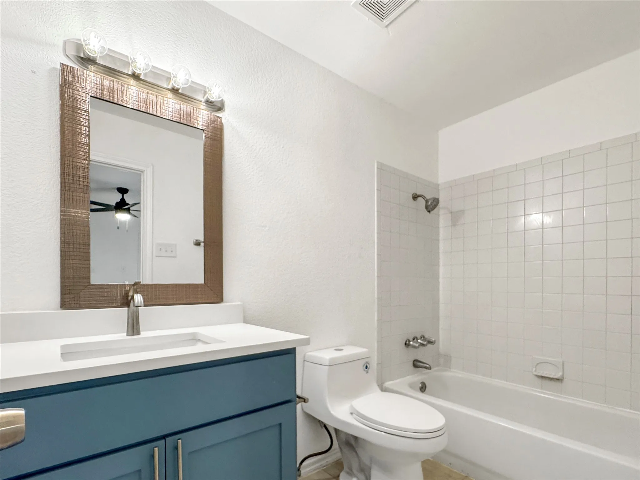 Single Family Residence For Sale in Dallas County , 2614 Macon Street, Dallas, Texas 75215, 3 Bedroom, 2 Bathroom, 1 Garage spaces, 1,275 Sqft, built in 2001, mls#21400278, Real Estate Agent in Dallas, Homes For Sale in Dallas county, Homes For Sale in Dallas, Realtor in Dallas Texas, Real Estate Brokerage Independent Realty Texas, Luminita Cordes Realtor