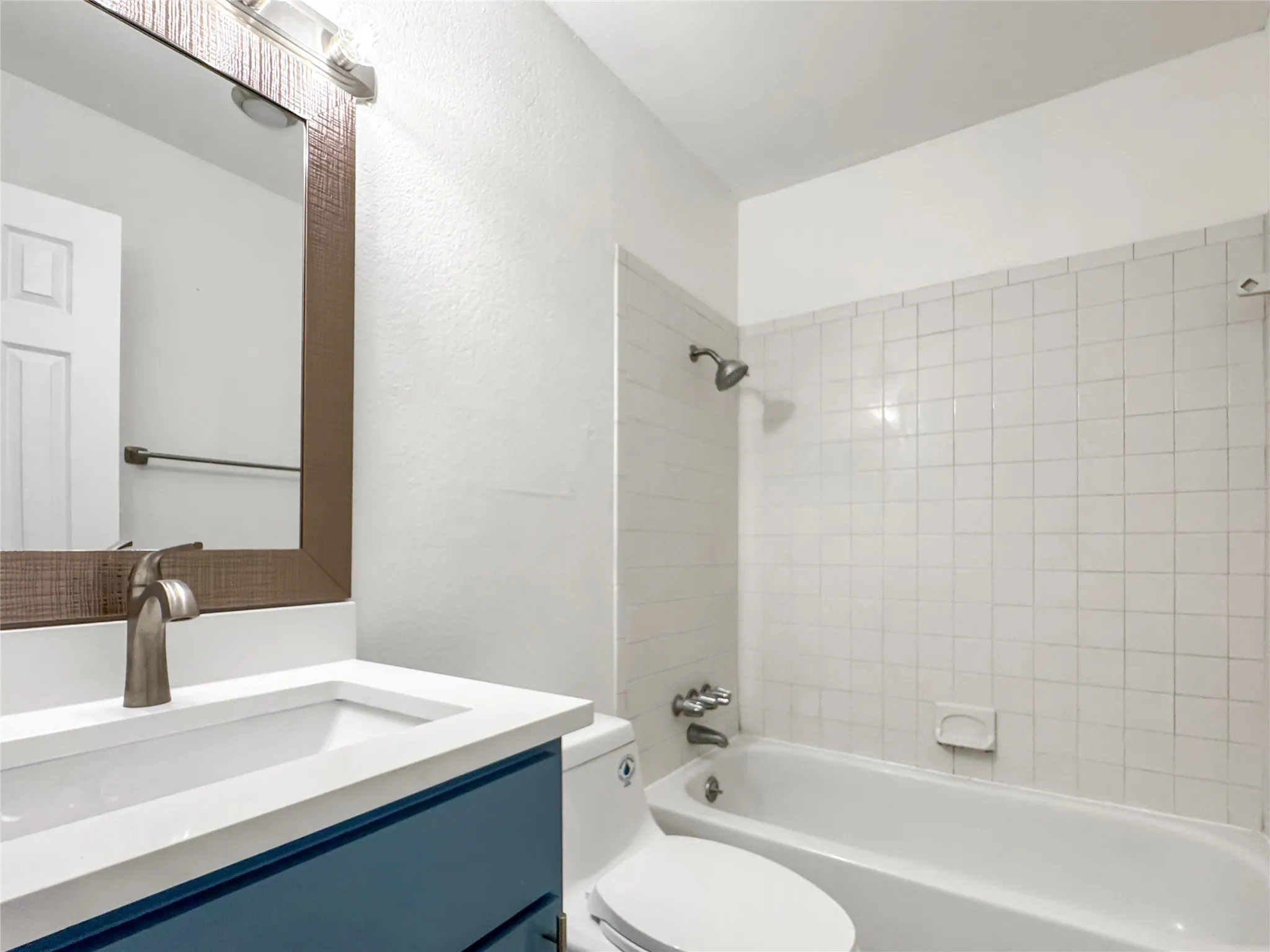 Single Family Residence For Sale in Dallas County , 2614 Macon Street, Dallas, Texas 75215, 3 Bedroom, 2 Bathroom, 1 Garage spaces, 1,275 Sqft, built in 2001, mls#21400278, Real Estate Agent in Dallas, Homes For Sale in Dallas county, Homes For Sale in Dallas, Realtor in Dallas Texas, Real Estate Brokerage Independent Realty Texas, Luminita Cordes Realtor