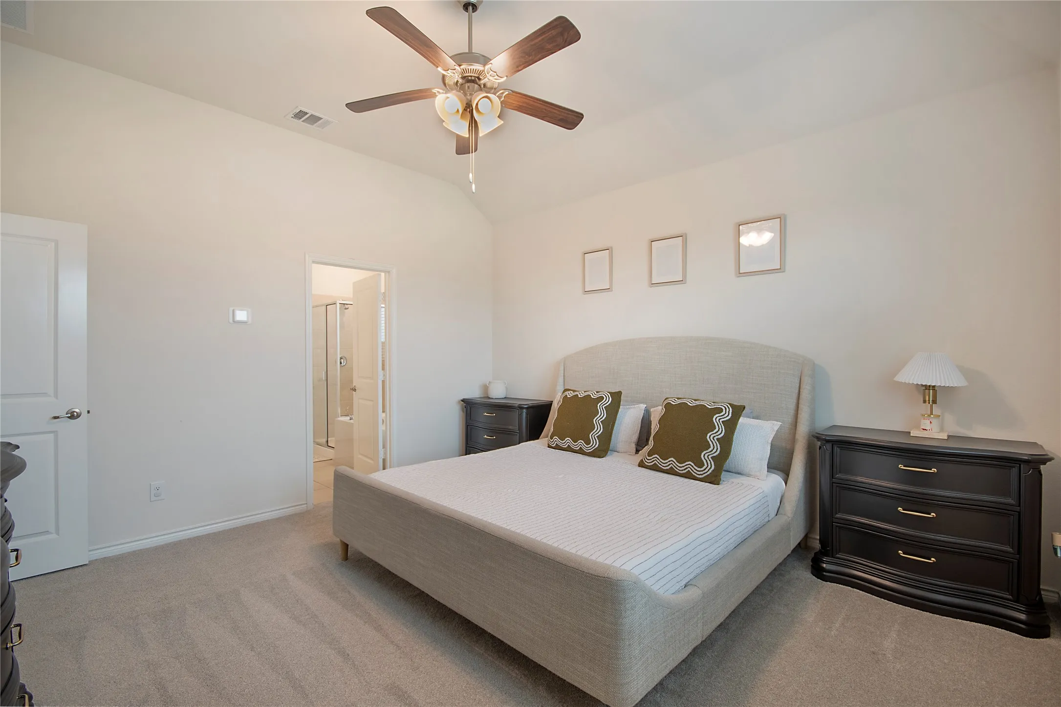 Single Family Residence For Rent in Denton County , 3102 Moccasin Lane, Aubrey, Texas 76227, 4 Bedroom, 2 Bathroom, 2 Garage spaces, 1,850 Sqft, built in 2023, mls#21406757, Real Estate Agent in Aubrey, Homes For Rent in Denton county, Homes For Rent in Aubrey, Realtor in Aubrey Texas, Real Estate Brokerage Independent Realty Texas, Luminita Cordes Realtor