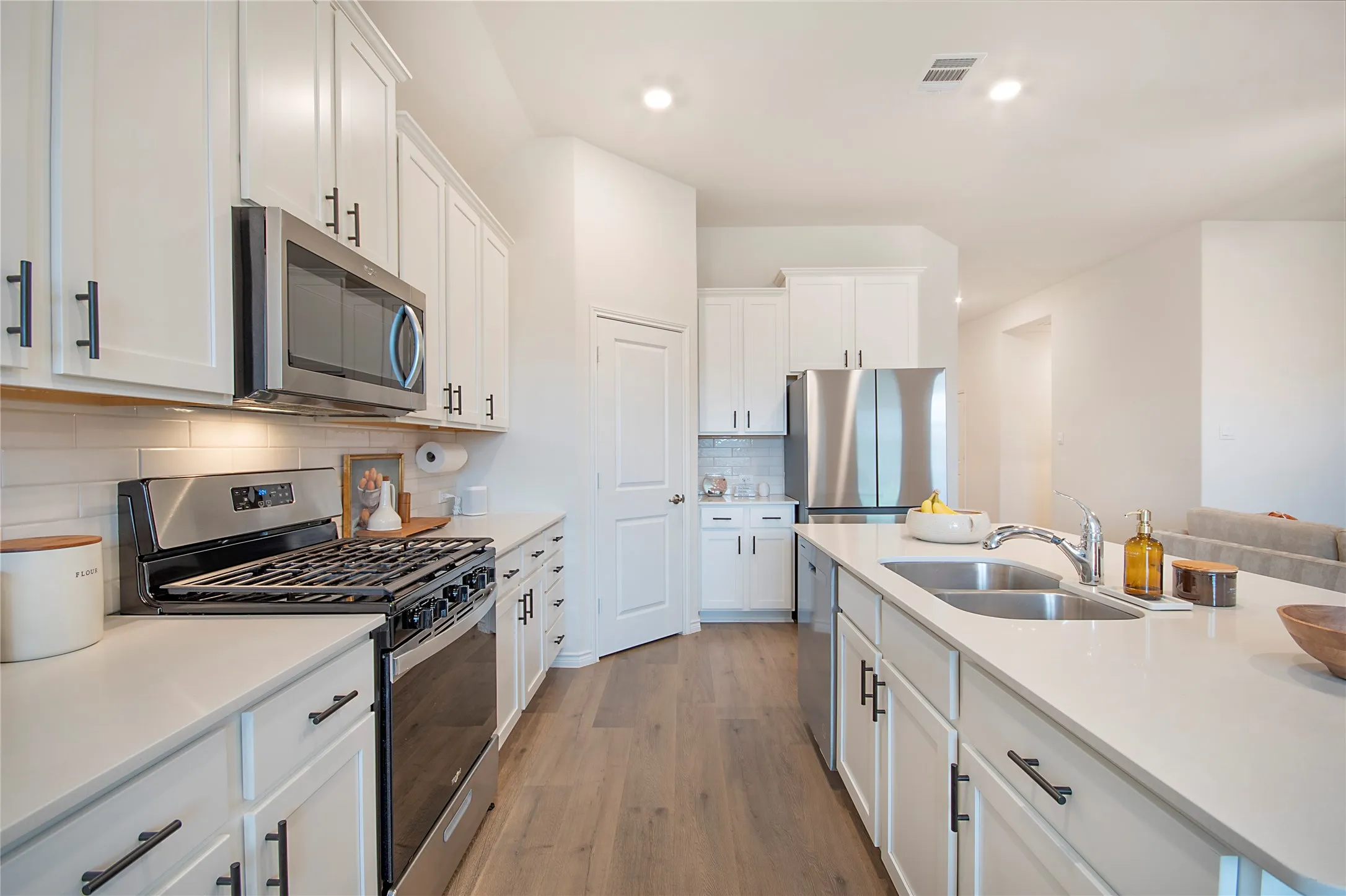 Single Family Residence For Rent in Denton County , 3102 Moccasin Lane, Aubrey, Texas 76227, 4 Bedroom, 2 Bathroom, 2 Garage spaces, 1,850 Sqft, built in 2023, mls#21406757, Real Estate Agent in Aubrey, Homes For Rent in Denton county, Homes For Rent in Aubrey, Realtor in Aubrey Texas, Real Estate Brokerage Independent Realty Texas, Luminita Cordes Realtor
