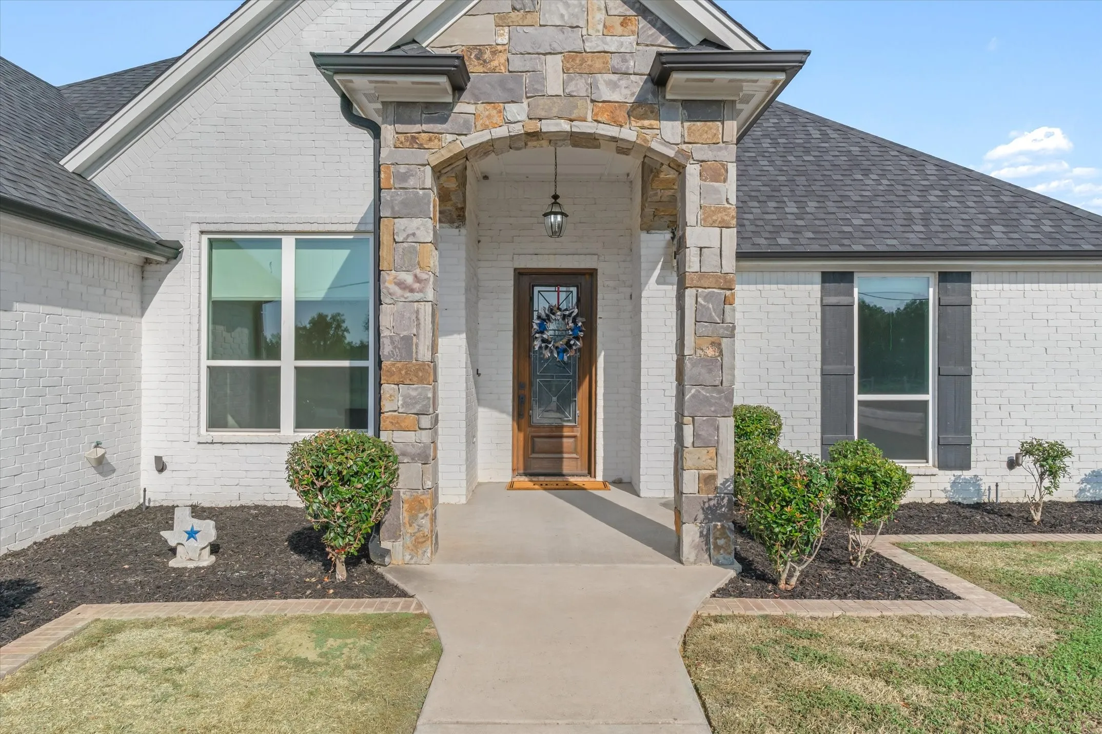 Single Family Residence For Sale in Smith County , 14312 COUNTY ROAD 192, Tyler, Texas 75703, 4 Bedroom, 2 Bathroom, Garage spaces, 2,325 Sqft, built in 2021, mls#21406758, Real Estate Agent in Tyler, Homes For Sale in Smith county, Homes For Sale in Tyler, Realtor in Tyler Texas, Real Estate Brokerage Independent Realty Texas, Luminita Cordes Realtor