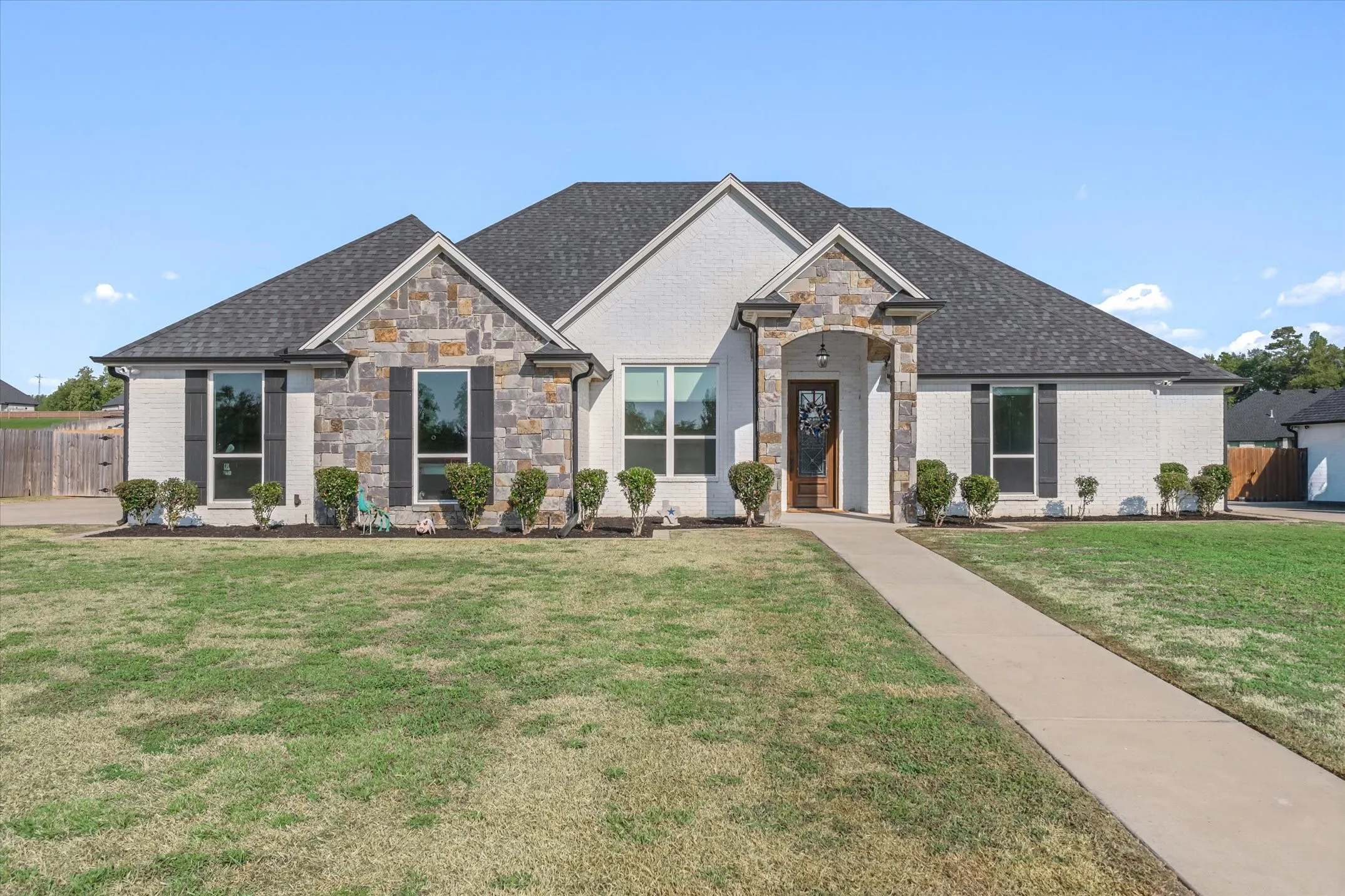 Single Family Residence For Sale in Smith County , 14312 COUNTY ROAD 192, Tyler, Texas 75703, 4 Bedroom, 2 Bathroom, Garage spaces, 2,325 Sqft, built in 2021, mls#21406758, Real Estate Agent in Tyler, Homes For Sale in Smith county, Homes For Sale in Tyler, Realtor in Tyler Texas, Real Estate Brokerage Independent Realty Texas, Luminita Cordes Realtor