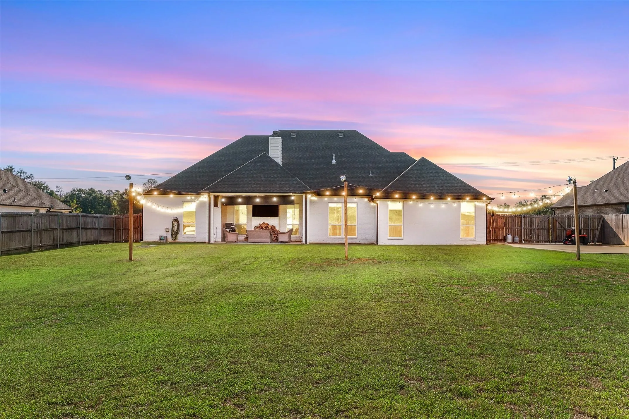 Single Family Residence For Sale in Smith County , 14312 COUNTY ROAD 192, Tyler, Texas 75703, 4 Bedroom, 2 Bathroom, Garage spaces, 2,325 Sqft, built in 2021, mls#21406758, Real Estate Agent in Tyler, Homes For Sale in Smith county, Homes For Sale in Tyler, Realtor in Tyler Texas, Real Estate Brokerage Independent Realty Texas, Luminita Cordes Realtor