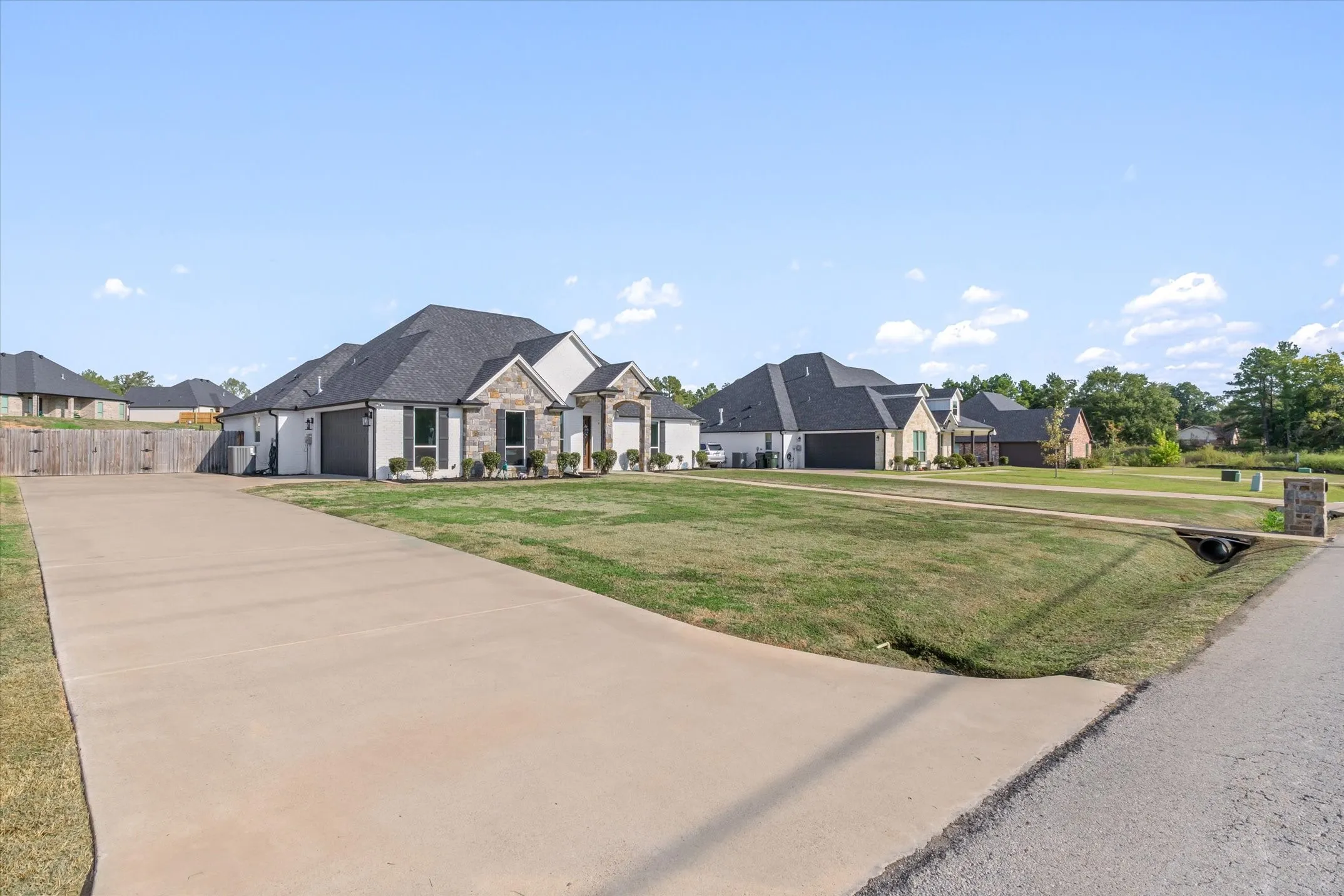 Single Family Residence For Sale in Smith County , 14312 COUNTY ROAD 192, Tyler, Texas 75703, 4 Bedroom, 2 Bathroom, Garage spaces, 2,325 Sqft, built in 2021, mls#21406758, Real Estate Agent in Tyler, Homes For Sale in Smith county, Homes For Sale in Tyler, Realtor in Tyler Texas, Real Estate Brokerage Independent Realty Texas, Luminita Cordes Realtor