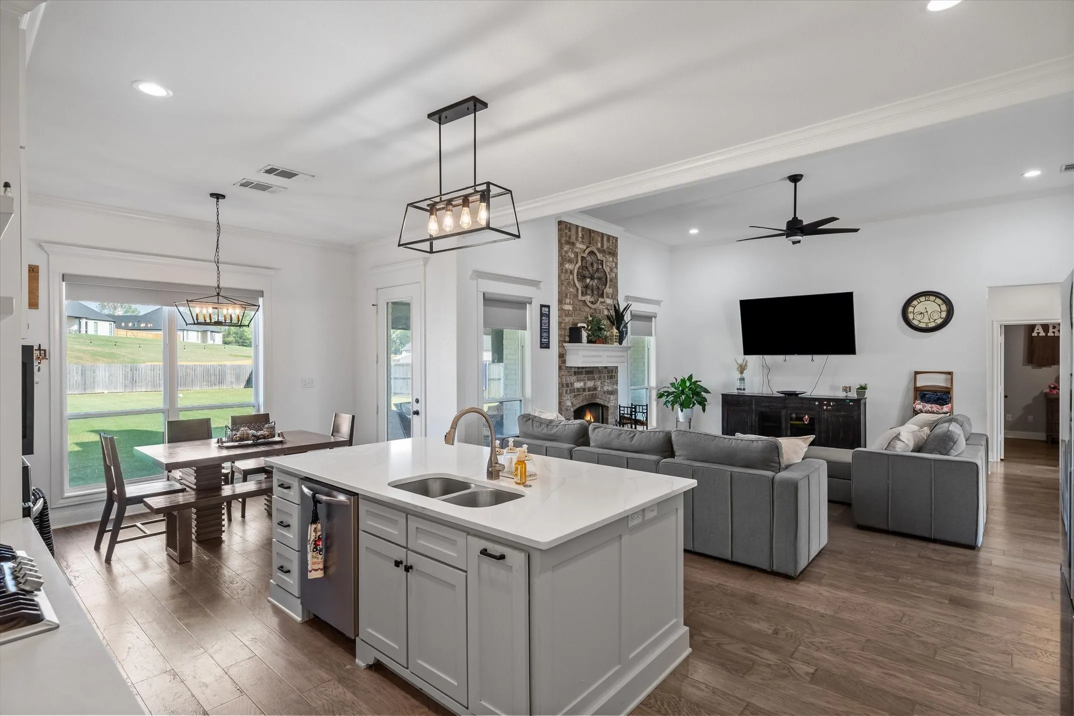 Single Family Residence For Sale in Smith County , 14312 COUNTY ROAD 192, Tyler, Texas 75703, 4 Bedroom, 2 Bathroom, Garage spaces, 2,325 Sqft, built in 2021, mls#21406758, Real Estate Agent in Tyler, Homes For Sale in Smith county, Homes For Sale in Tyler, Realtor in Tyler Texas, Real Estate Brokerage Independent Realty Texas, Luminita Cordes Realtor