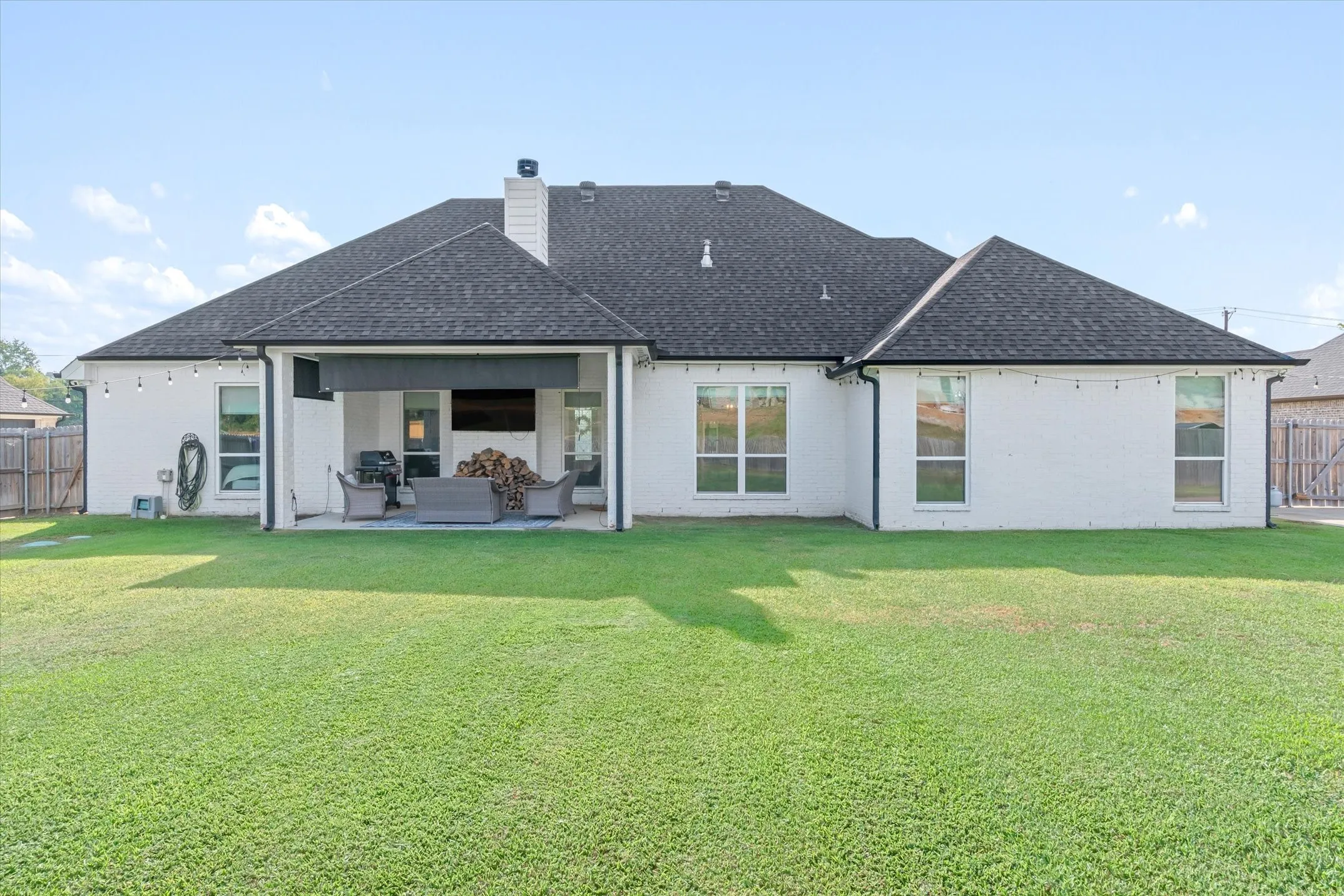 Single Family Residence For Sale in Smith County , 14312 COUNTY ROAD 192, Tyler, Texas 75703, 4 Bedroom, 2 Bathroom, Garage spaces, 2,325 Sqft, built in 2021, mls#21406758, Real Estate Agent in Tyler, Homes For Sale in Smith county, Homes For Sale in Tyler, Realtor in Tyler Texas, Real Estate Brokerage Independent Realty Texas, Luminita Cordes Realtor