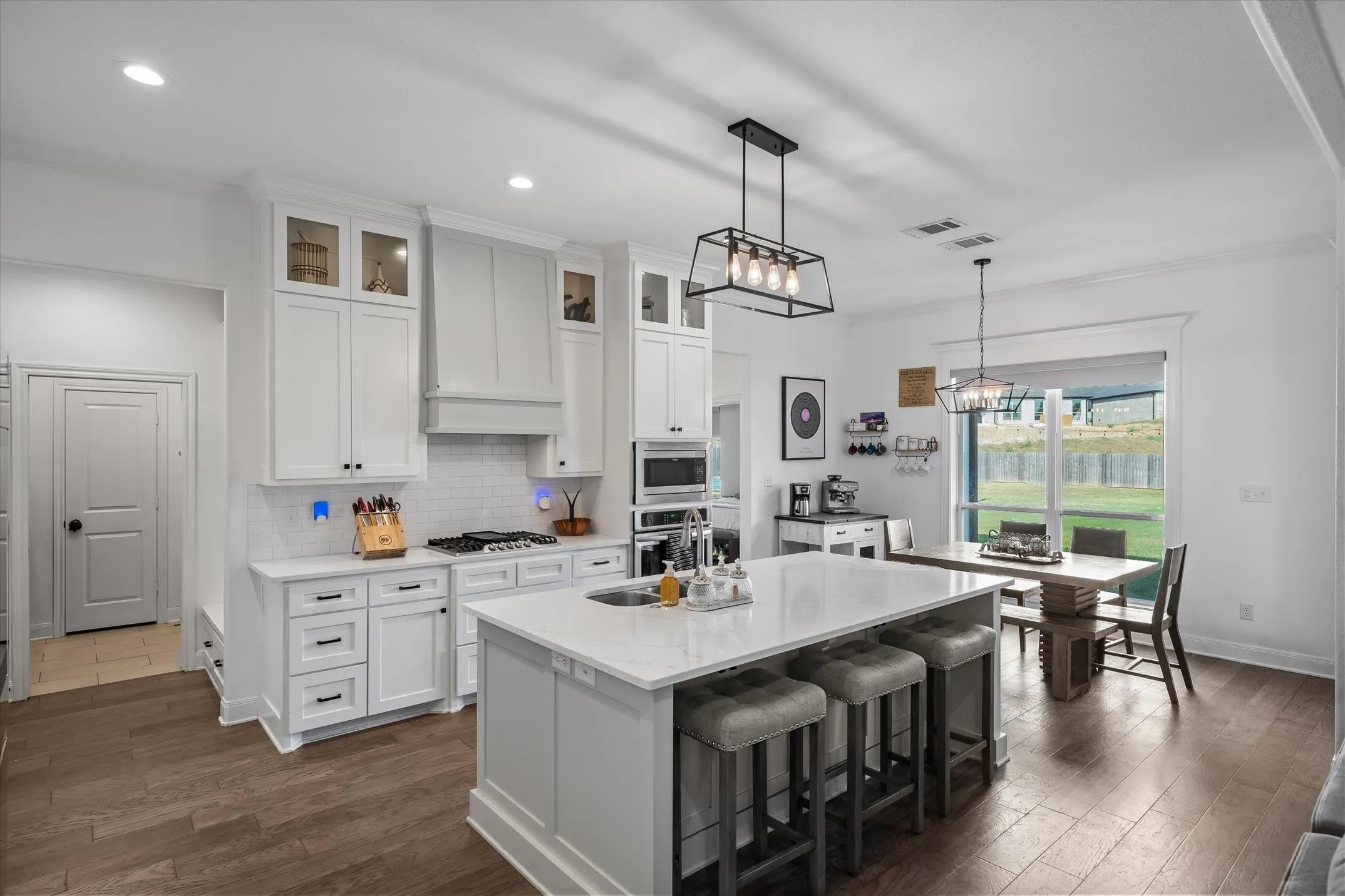Single Family Residence For Sale in Smith County , 14312 COUNTY ROAD 192, Tyler, Texas 75703, 4 Bedroom, 2 Bathroom, Garage spaces, 2,325 Sqft, built in 2021, mls#21406758, Real Estate Agent in Tyler, Homes For Sale in Smith county, Homes For Sale in Tyler, Realtor in Tyler Texas, Real Estate Brokerage Independent Realty Texas, Luminita Cordes Realtor