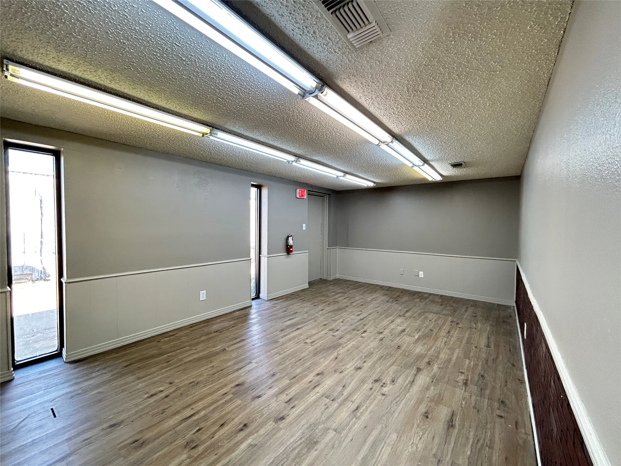 Office For Rent in Hopkins County , 122 Lee Street, Sulphur Springs, Texas 75482, 0, 0, Garage spaces, 0 Sqft, built in 1983, mls#21406747, Real Estate Agent in Sulphur Springs, Homes For Rent in Hopkins county, Homes For Rent in Sulphur Springs, Realtor in Sulphur Springs Texas, Real Estate Brokerage Independent Realty Texas, Luminita Cordes Realtor
