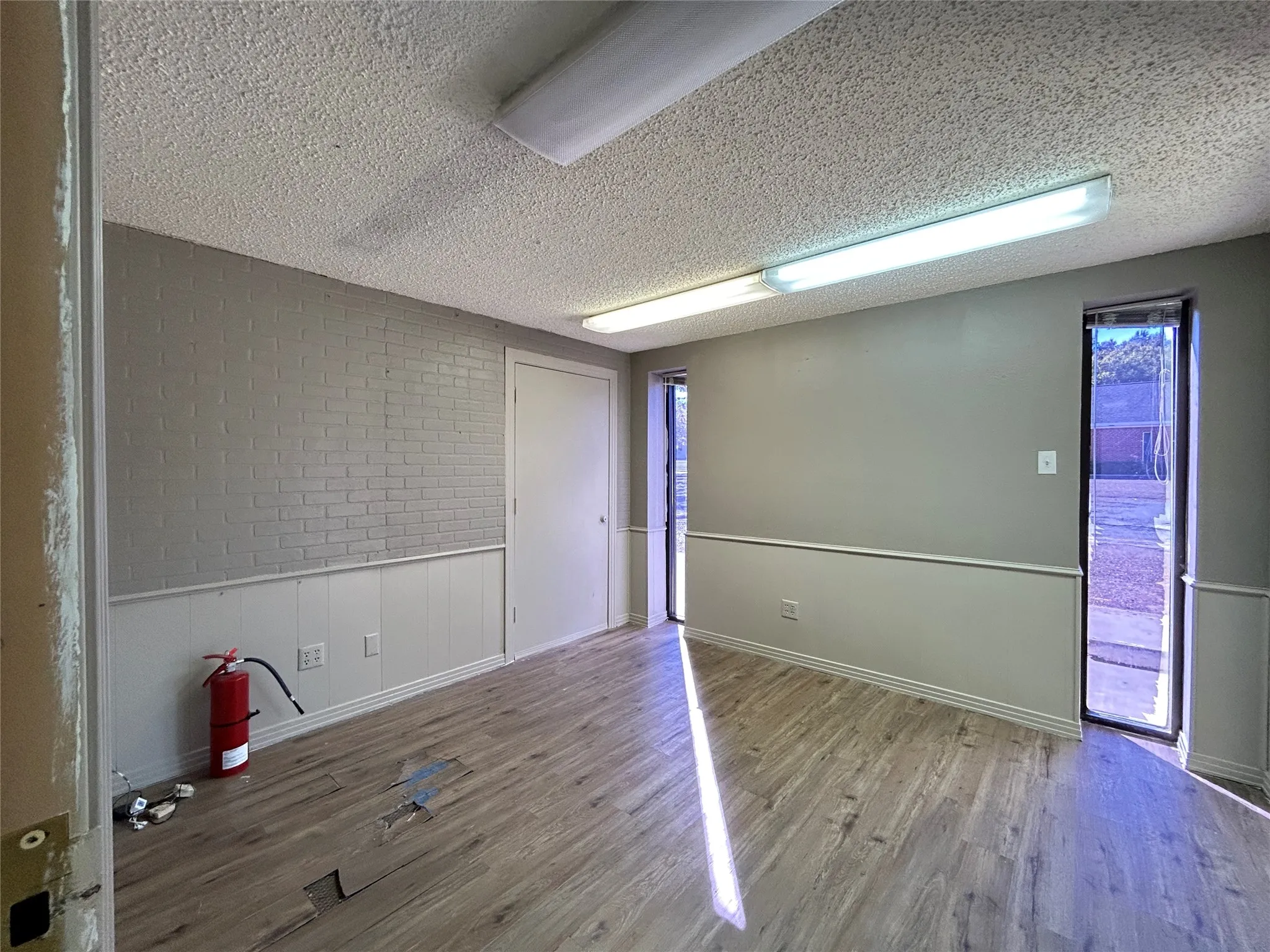 Office For Rent in Hopkins County , 122 Lee Street, Sulphur Springs, Texas 75482, 0, 0, Garage spaces, 0 Sqft, built in 1983, mls#21406747, Real Estate Agent in Sulphur Springs, Homes For Rent in Hopkins county, Homes For Rent in Sulphur Springs, Realtor in Sulphur Springs Texas, Real Estate Brokerage Independent Realty Texas, Luminita Cordes Realtor