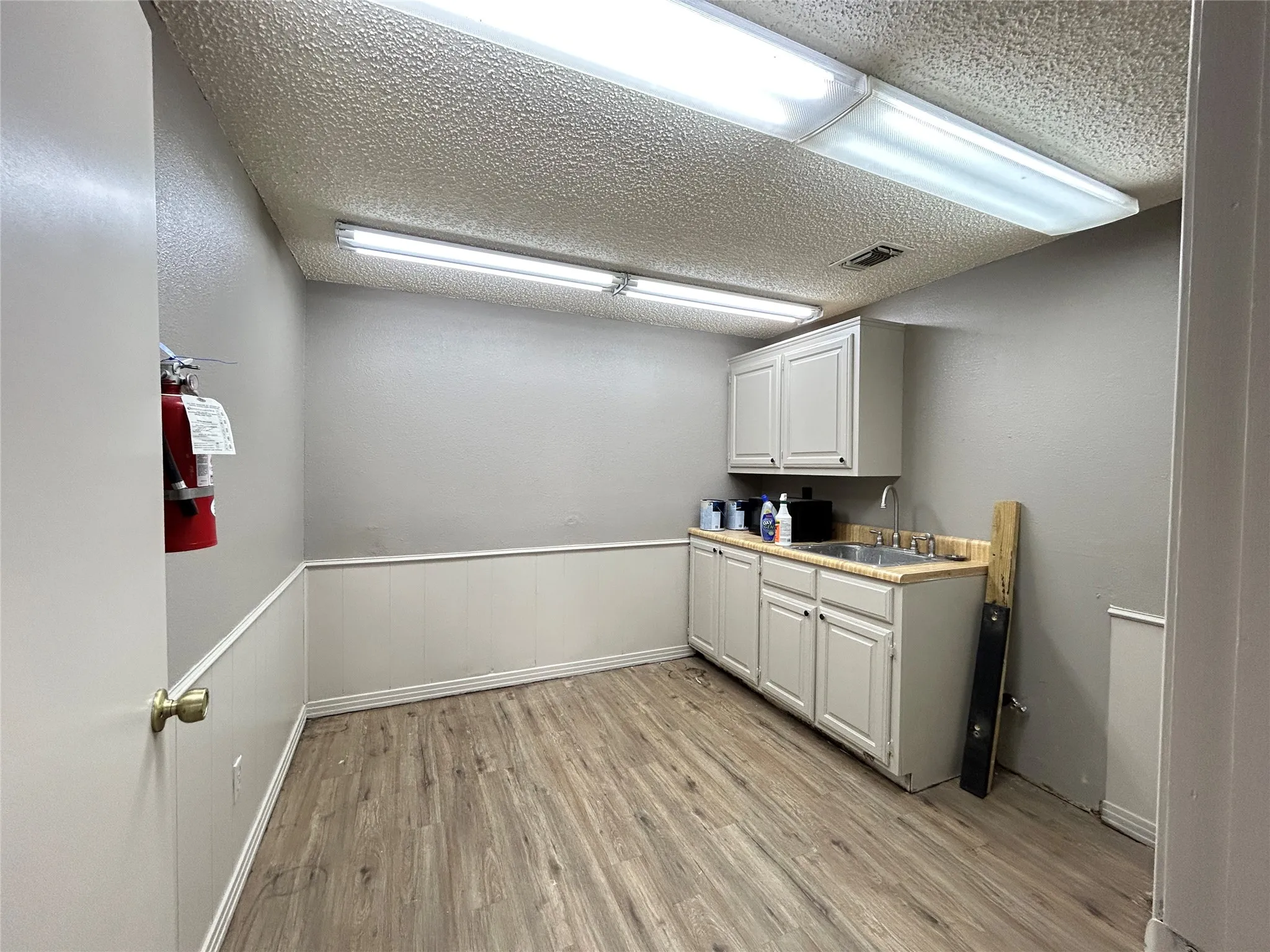 Office For Rent in Hopkins County , 122 Lee Street, Sulphur Springs, Texas 75482, 0, 0, Garage spaces, 0 Sqft, built in 1983, mls#21406747, Real Estate Agent in Sulphur Springs, Homes For Rent in Hopkins county, Homes For Rent in Sulphur Springs, Realtor in Sulphur Springs Texas, Real Estate Brokerage Independent Realty Texas, Luminita Cordes Realtor