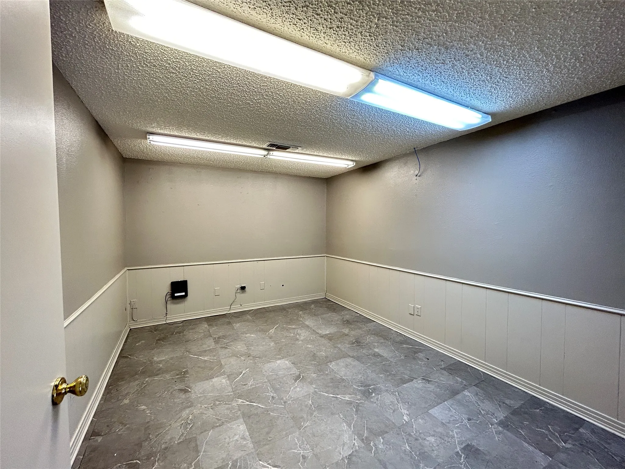 Office For Rent in Hopkins County , 122 Lee Street, Sulphur Springs, Texas 75482, 0, 0, Garage spaces, 0 Sqft, built in 1983, mls#21406747, Real Estate Agent in Sulphur Springs, Homes For Rent in Hopkins county, Homes For Rent in Sulphur Springs, Realtor in Sulphur Springs Texas, Real Estate Brokerage Independent Realty Texas, Luminita Cordes Realtor