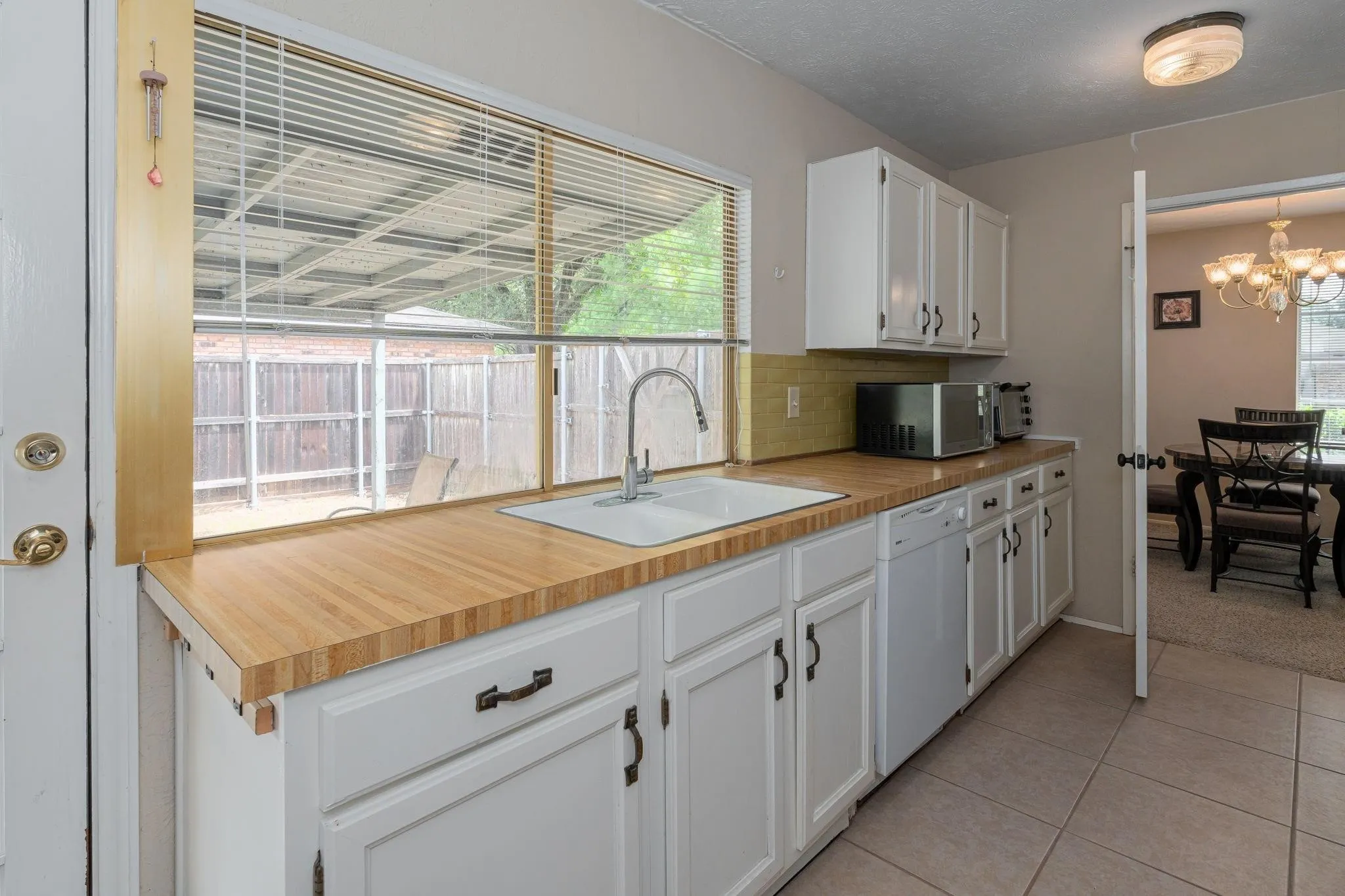 Single Family Residence For Rent in Collin County , 1201 Whitehall Drive, Plano, Texas 75023, 3 Bedroom, 2 Bathroom, 2 Garage spaces, 1,764 Sqft, built in 1974, mls#21404255, Real Estate Agent in Plano, Homes For Rent in Collin county, Homes For Rent in Plano, Realtor in Plano Texas, Real Estate Brokerage Independent Realty Texas, Luminita Cordes Realtor