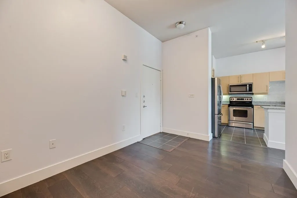 Condominium For Sale in Dallas County , 4414 Cedar Springs Road 318, Dallas, Texas 75219, 2 Bedroom, 1 Bathroom, Garage spaces, 963 Sqft, built in 2003, mls#21406685, Real Estate Agent in Dallas, Homes For Sale in Dallas county, Homes For Sale in Dallas, Realtor in Dallas Texas, Real Estate Brokerage Independent Realty Texas, Luminita Cordes Realtor