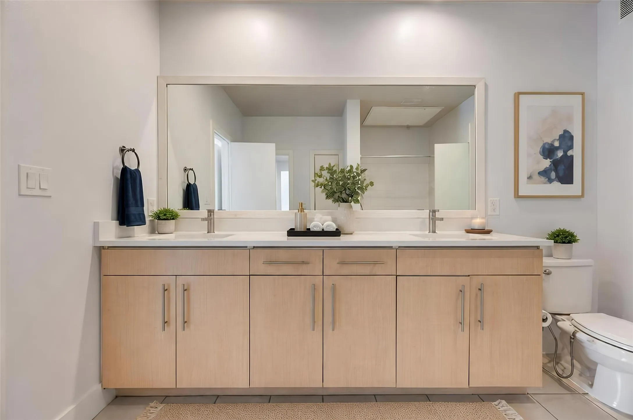 Condominium For Sale in Dallas County , 4414 Cedar Springs Road 318, Dallas, Texas 75219, 2 Bedroom, 1 Bathroom, Garage spaces, 963 Sqft, built in 2003, mls#21406685, Real Estate Agent in Dallas, Homes For Sale in Dallas county, Homes For Sale in Dallas, Realtor in Dallas Texas, Real Estate Brokerage Independent Realty Texas, Luminita Cordes Realtor