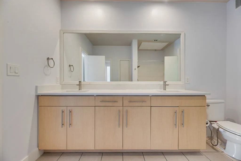 Condominium For Sale in Dallas County , 4414 Cedar Springs Road 318, Dallas, Texas 75219, 2 Bedroom, 1 Bathroom, Garage spaces, 963 Sqft, built in 2003, mls#21406685, Real Estate Agent in Dallas, Homes For Sale in Dallas county, Homes For Sale in Dallas, Realtor in Dallas Texas, Real Estate Brokerage Independent Realty Texas, Luminita Cordes Realtor