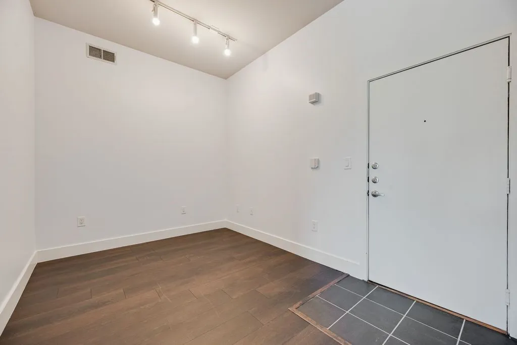 Condominium For Sale in Dallas County , 4414 Cedar Springs Road 318, Dallas, Texas 75219, 2 Bedroom, 1 Bathroom, Garage spaces, 963 Sqft, built in 2003, mls#21406685, Real Estate Agent in Dallas, Homes For Sale in Dallas county, Homes For Sale in Dallas, Realtor in Dallas Texas, Real Estate Brokerage Independent Realty Texas, Luminita Cordes Realtor
