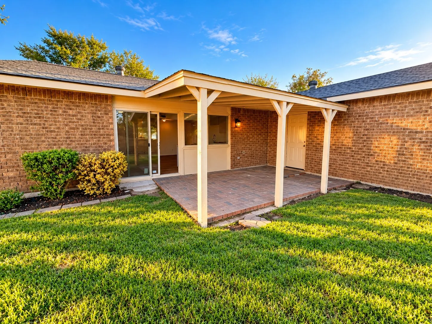 Single Family Residence For Rent in Collin County , 1101 Lombardy. Drive, Plano, Texas 75023, 4 Bedroom, 2 Bathroom, 2 Garage spaces, 2,051 Sqft, built in 1980, mls#21406474, Real Estate Agent in Plano, Homes For Rent in Collin county, Homes For Rent in Plano, Realtor in Plano Texas, Real Estate Brokerage Independent Realty Texas, Luminita Cordes Realtor