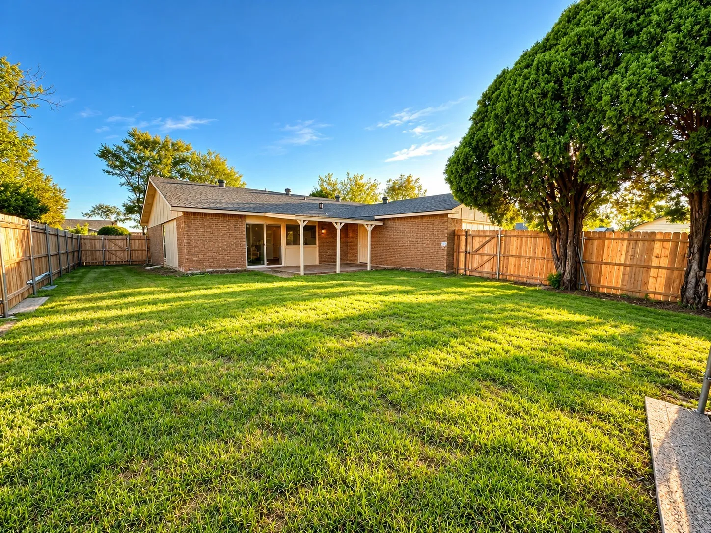 Single Family Residence For Rent in Collin County , 1101 Lombardy. Drive, Plano, Texas 75023, 4 Bedroom, 2 Bathroom, 2 Garage spaces, 2,051 Sqft, built in 1980, mls#21406474, Real Estate Agent in Plano, Homes For Rent in Collin county, Homes For Rent in Plano, Realtor in Plano Texas, Real Estate Brokerage Independent Realty Texas, Luminita Cordes Realtor